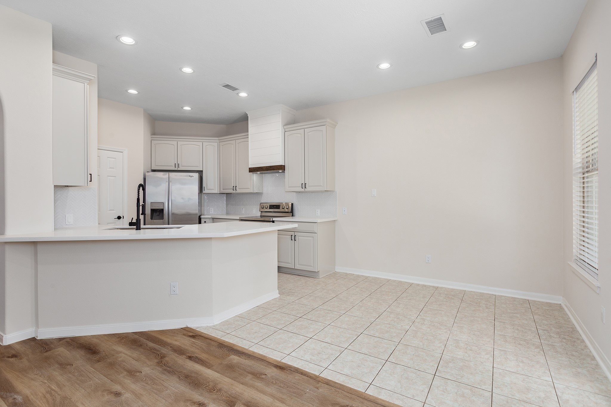 42 Camber Pine Place Property Photo 18