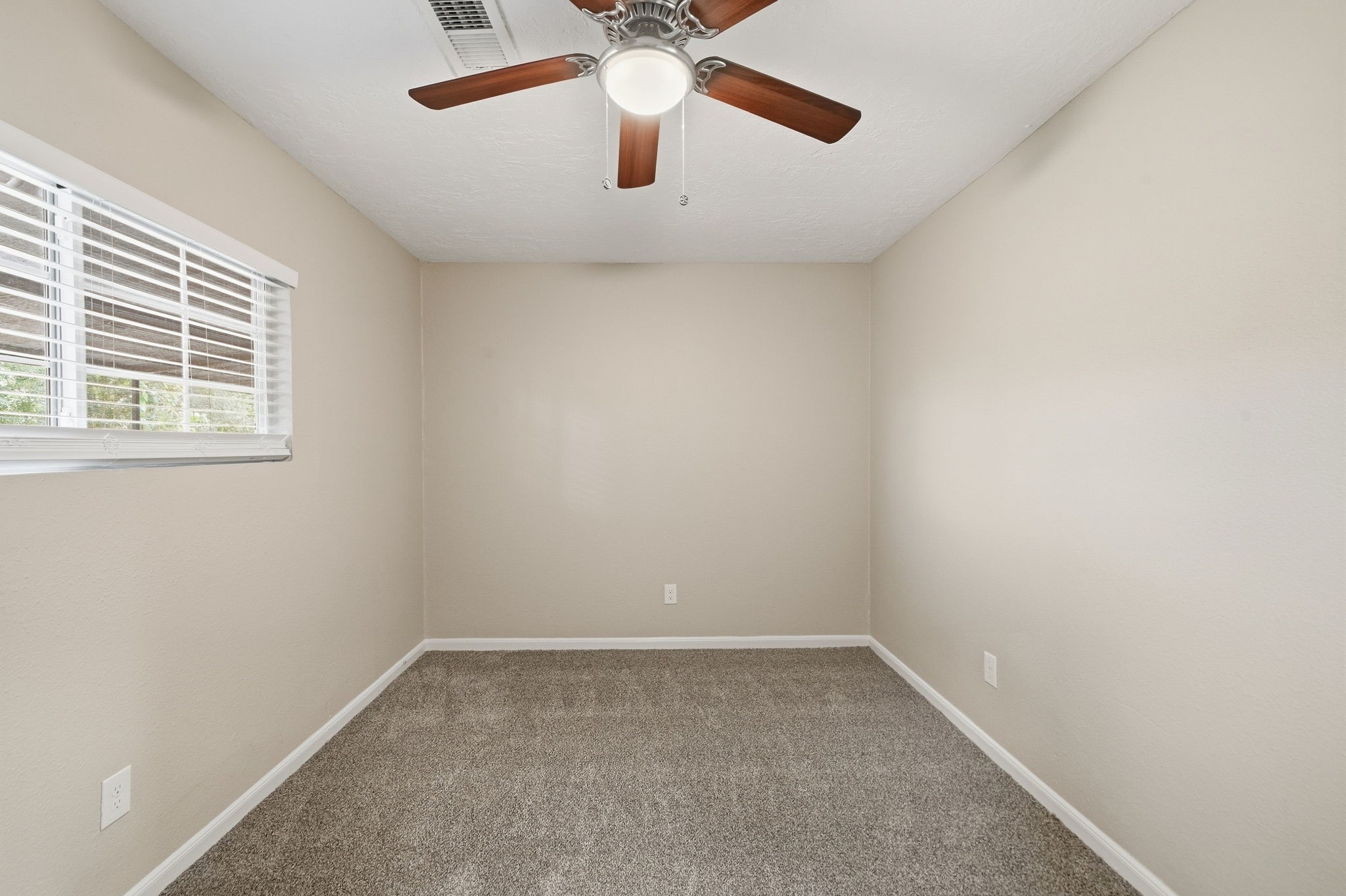 5809 Melanite Avenue Property Photo 13