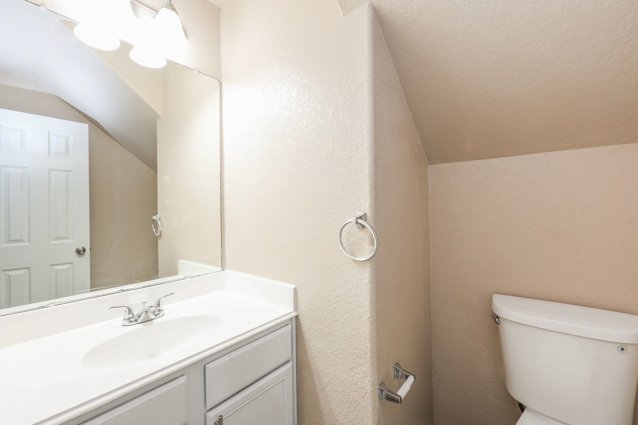 8115 Redbud Point Lane Property Photo 3