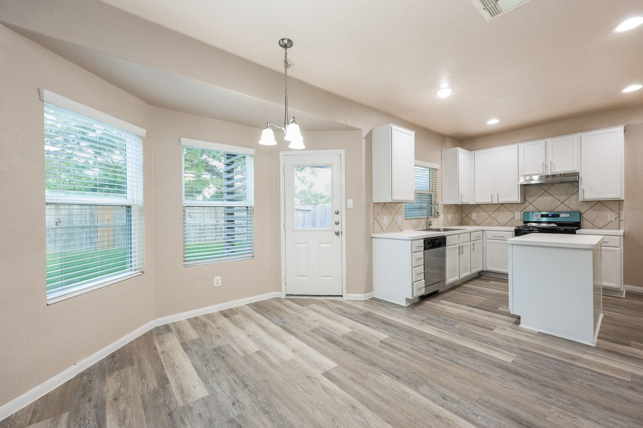 8115 Redbud Point Lane Property Photo 7