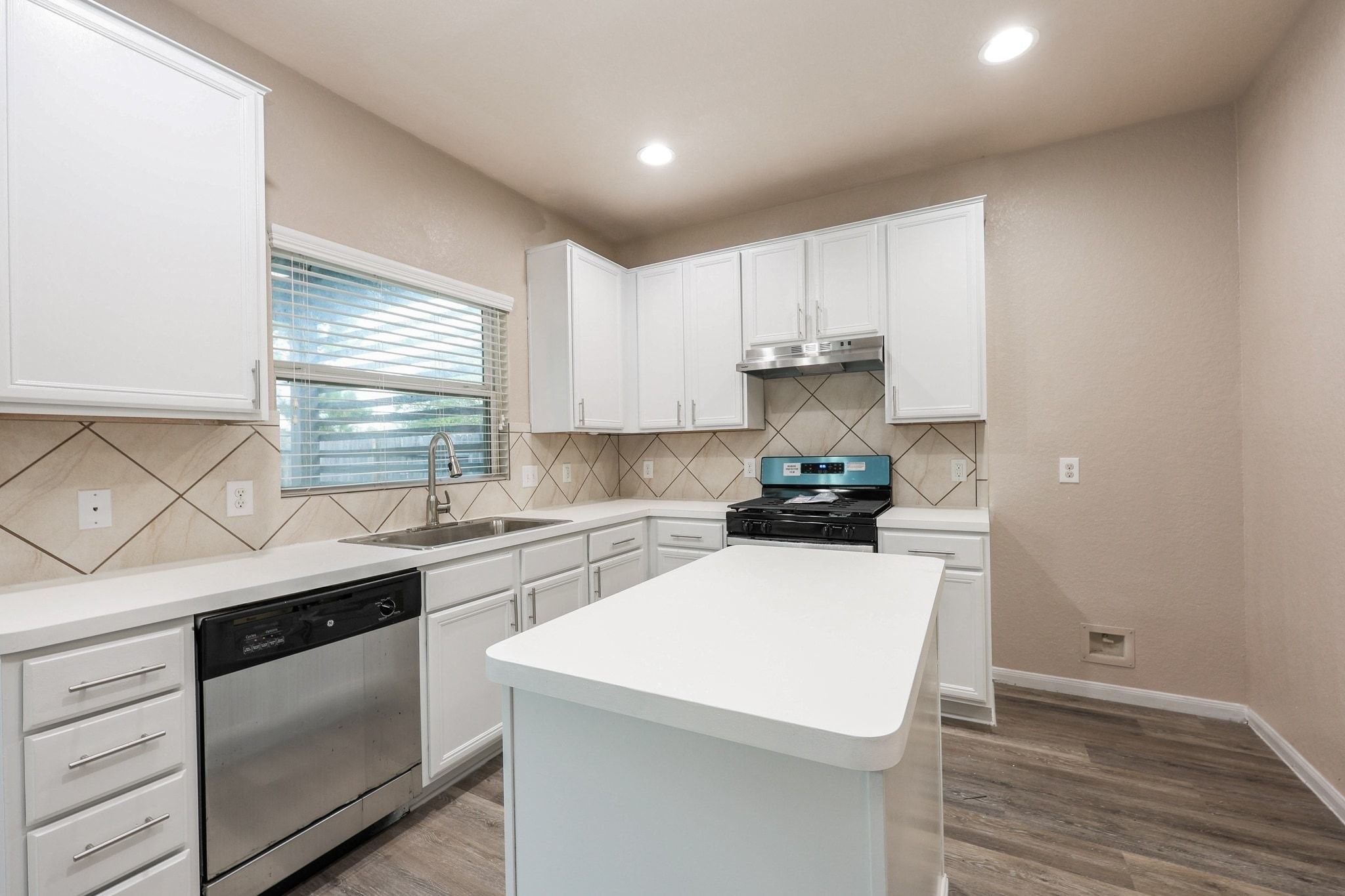 8115 Redbud Point Lane Property Photo 18