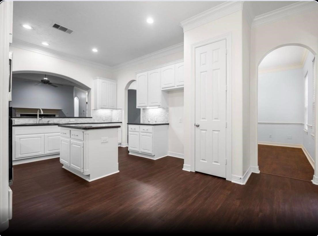 1518 Olive Park Property Photo 3