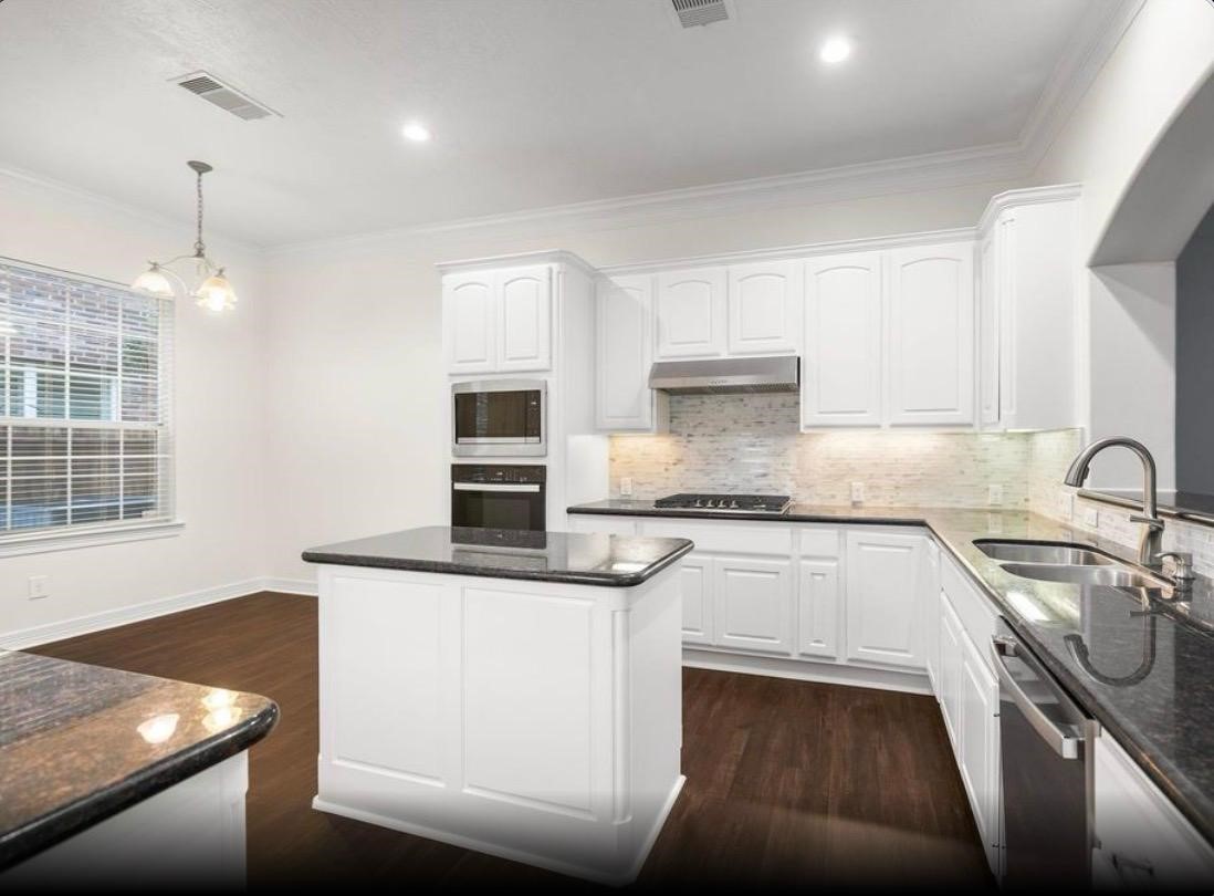 1518 Olive Park Property Photo 7
