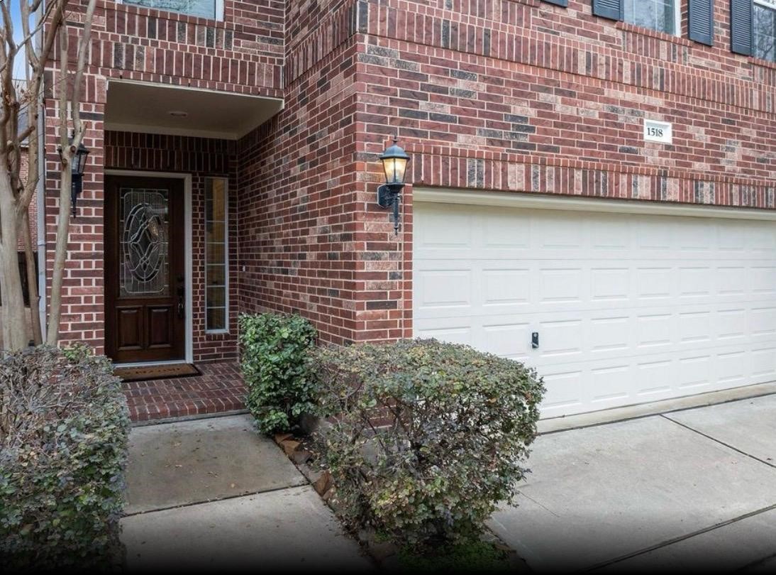 1518 Olive Park Property Photo 9