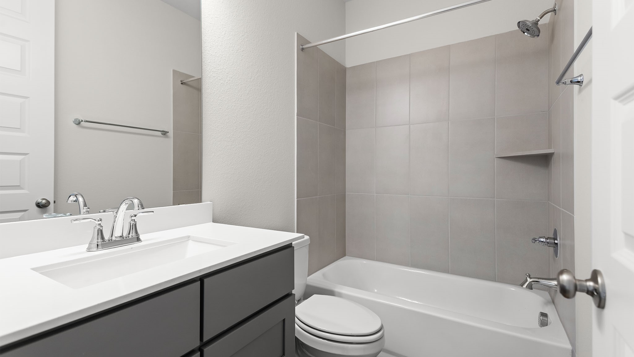 7311 Hemlock Crest Drive Property Photo 8