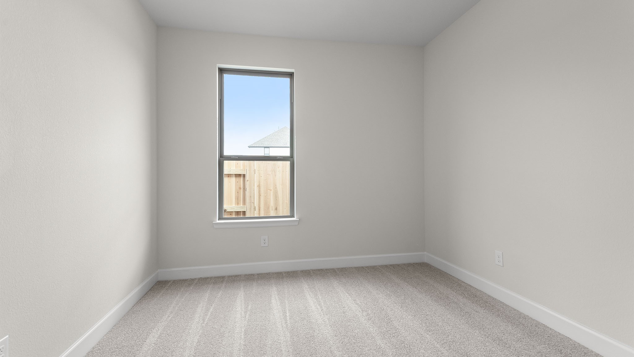 7311 Hemlock Crest Drive Property Photo 10