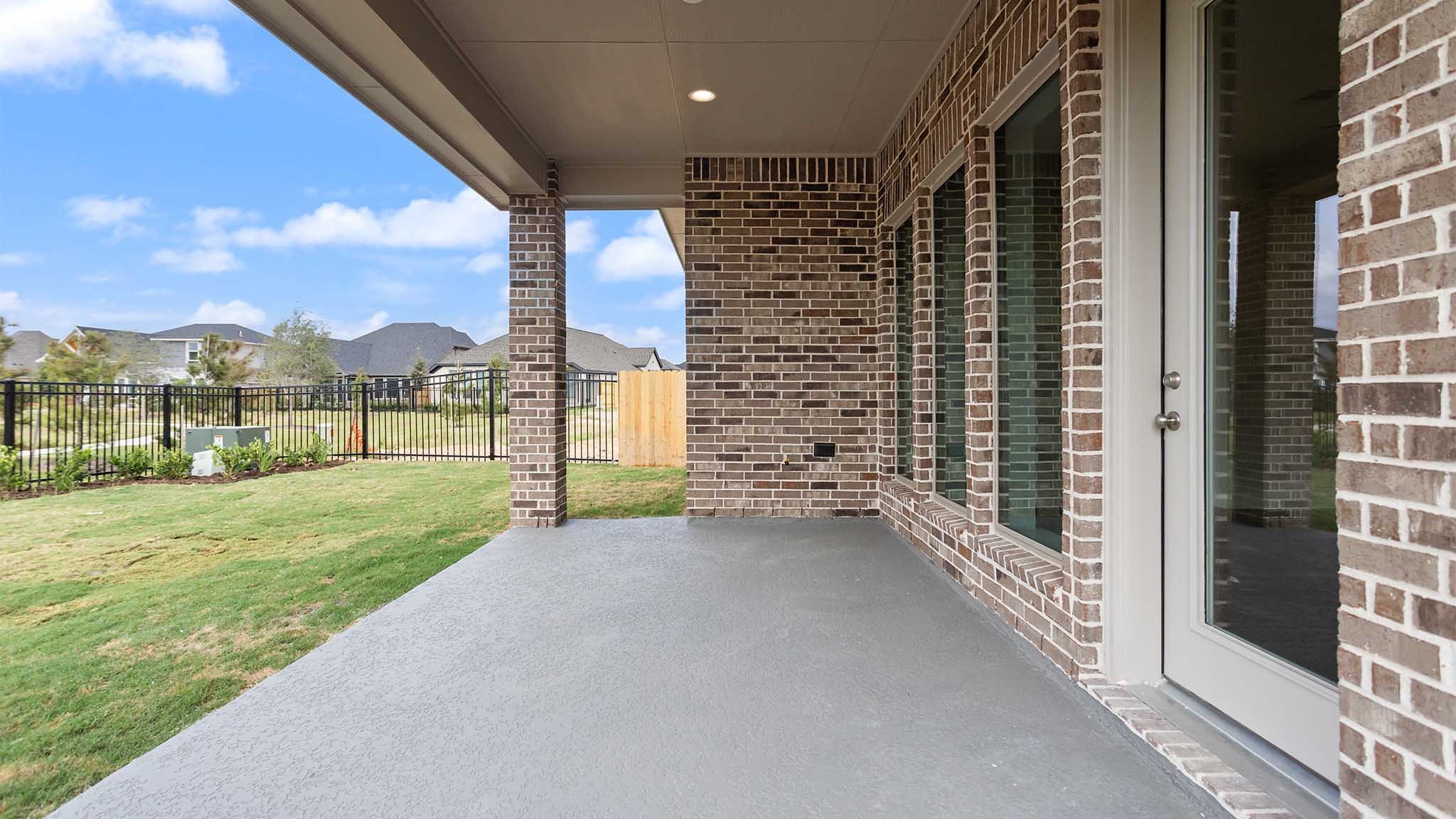 7311 Hemlock Crest Drive Property Photo 12
