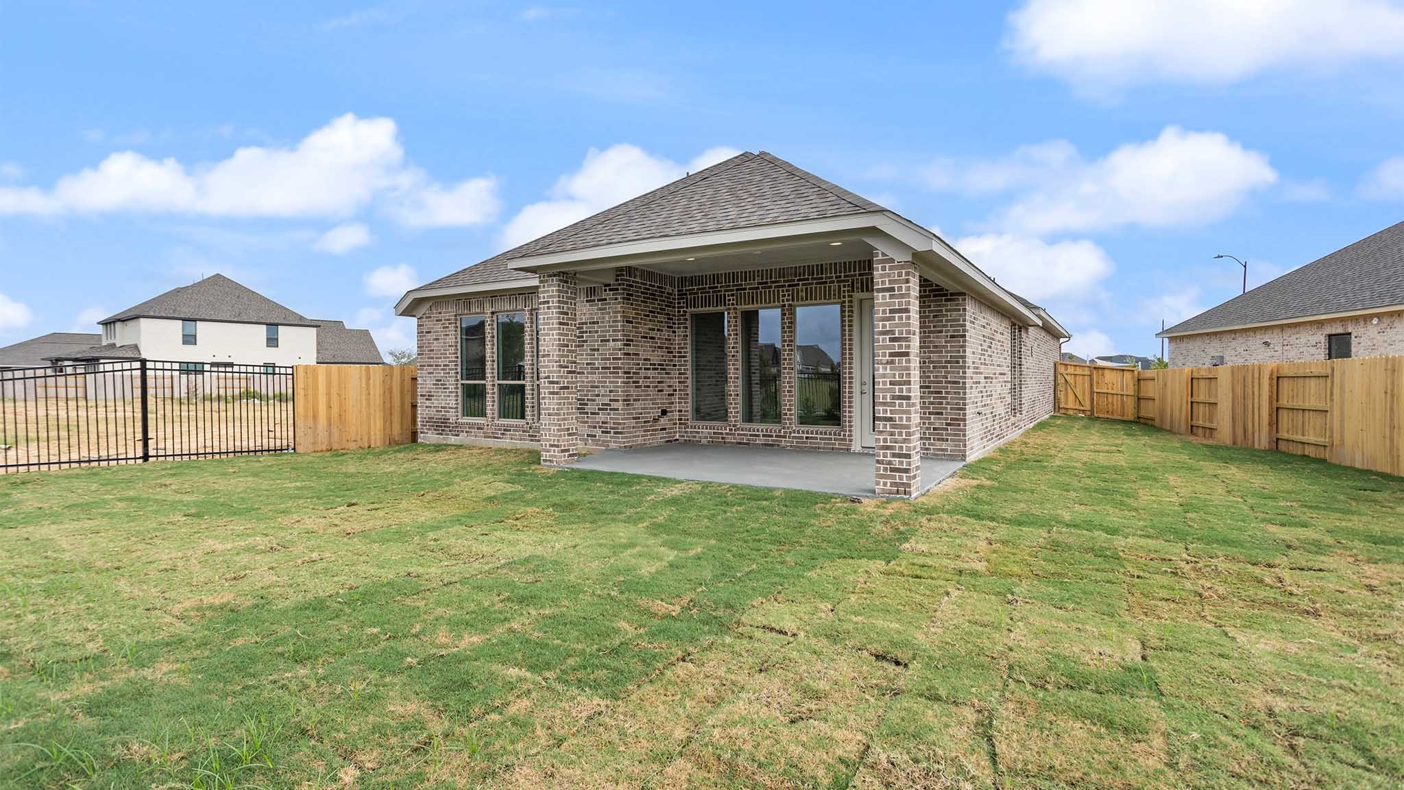 7311 Hemlock Crest Drive Property Photo 13