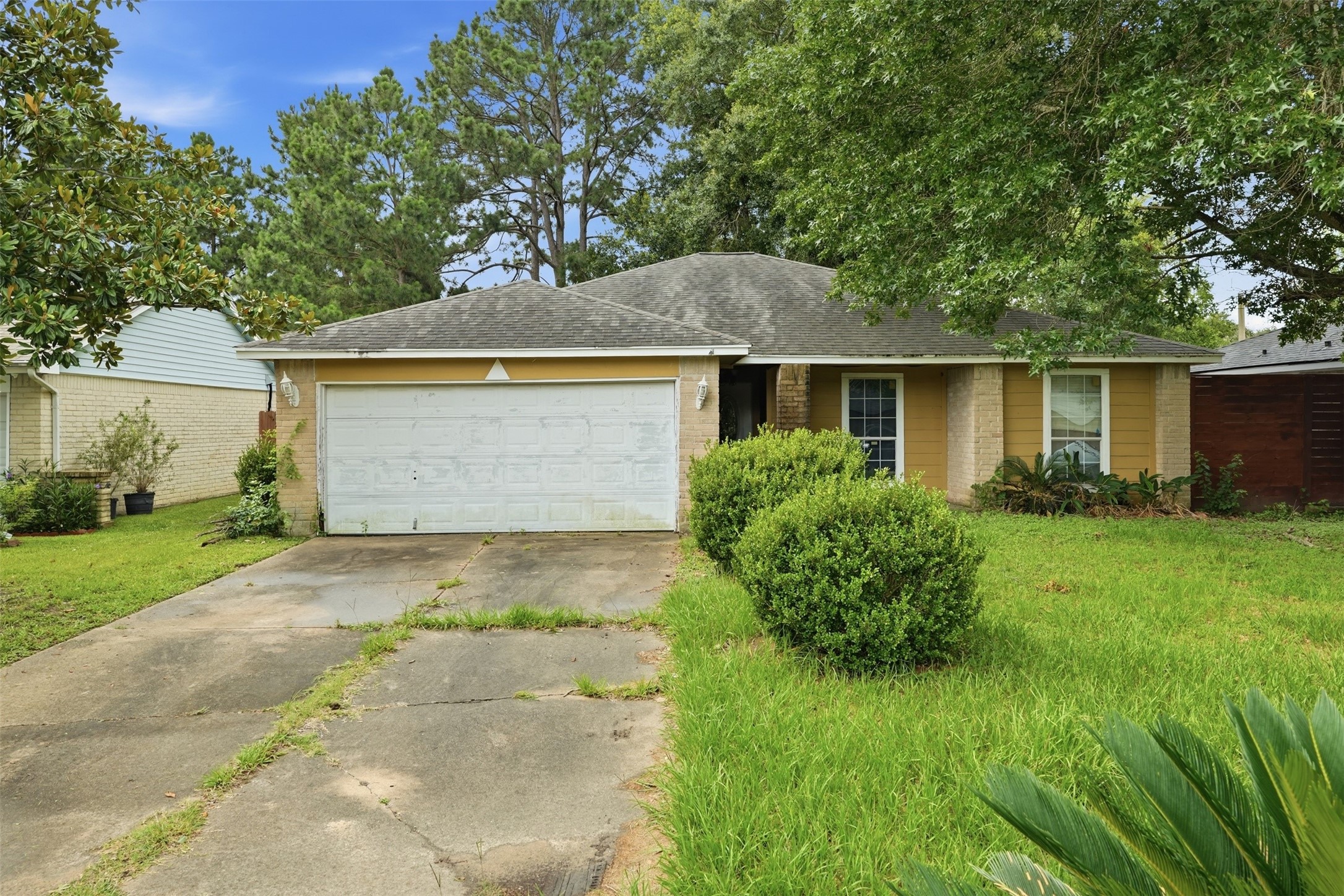 13811 Flagstone Drive Property Photo 1