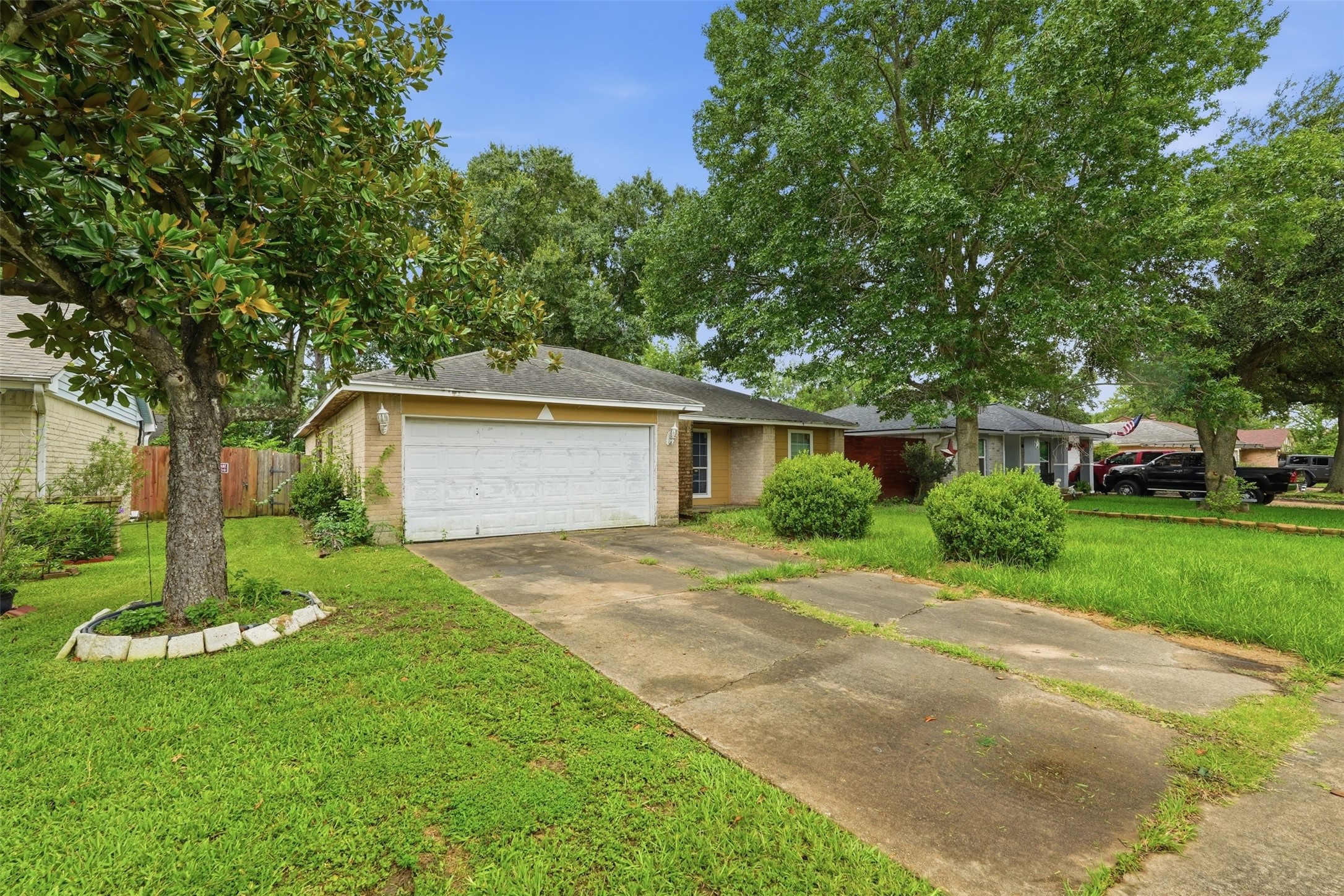 13811 Flagstone Drive Property Photo 2