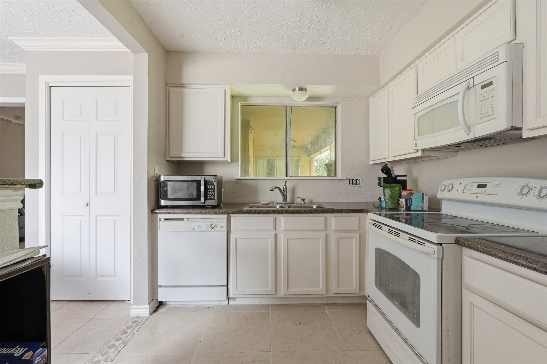 13811 Flagstone Drive Property Photo 11