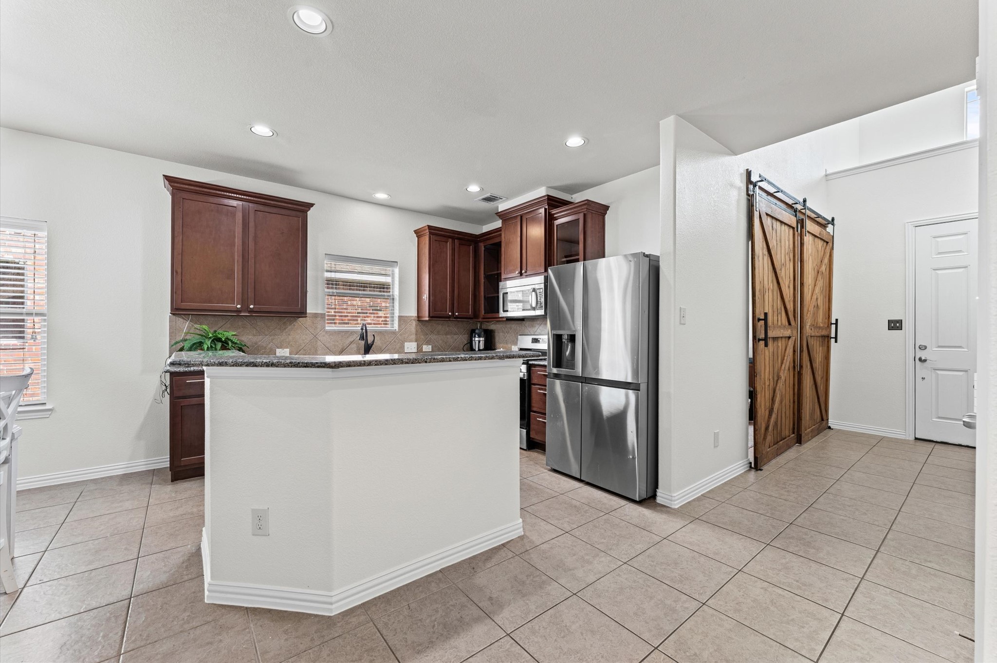 24431 Redrock Falls Property Photo 4