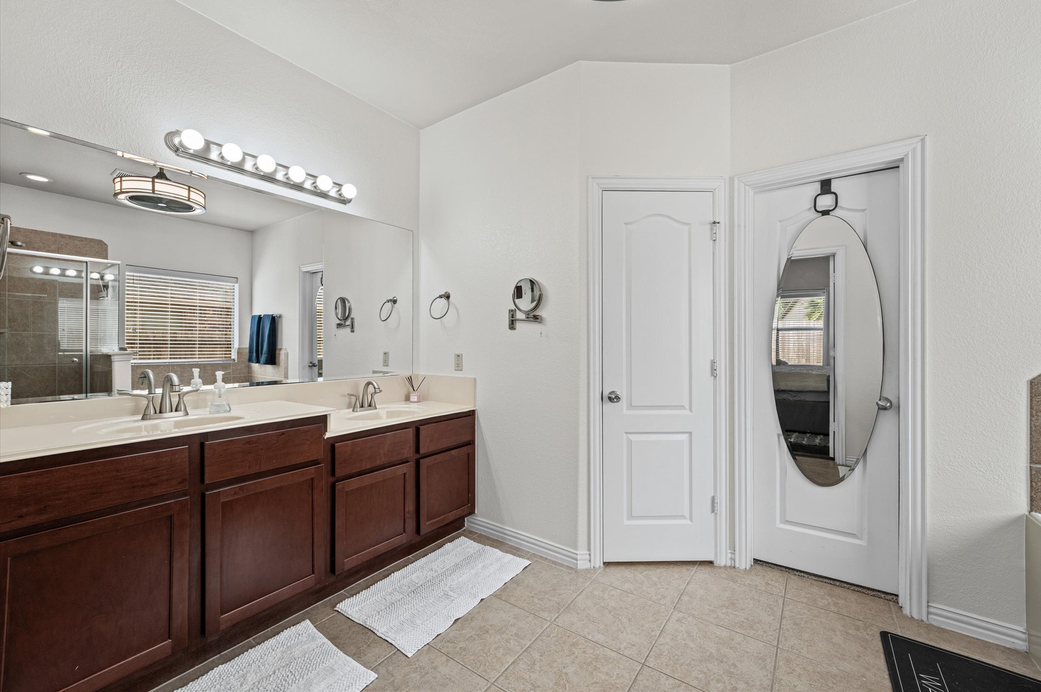 24431 Redrock Falls Property Photo 17