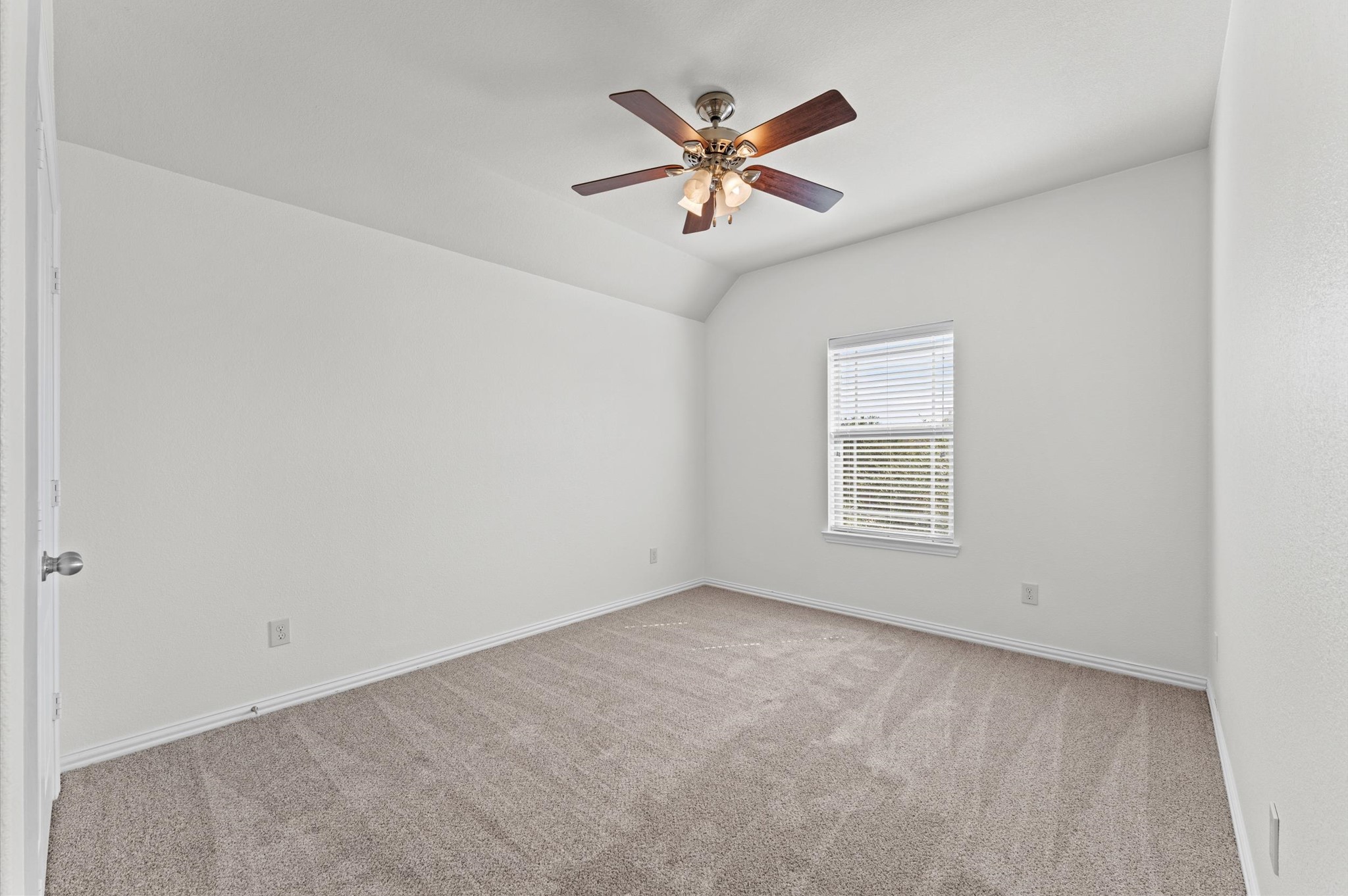 24431 Redrock Falls Property Photo 19