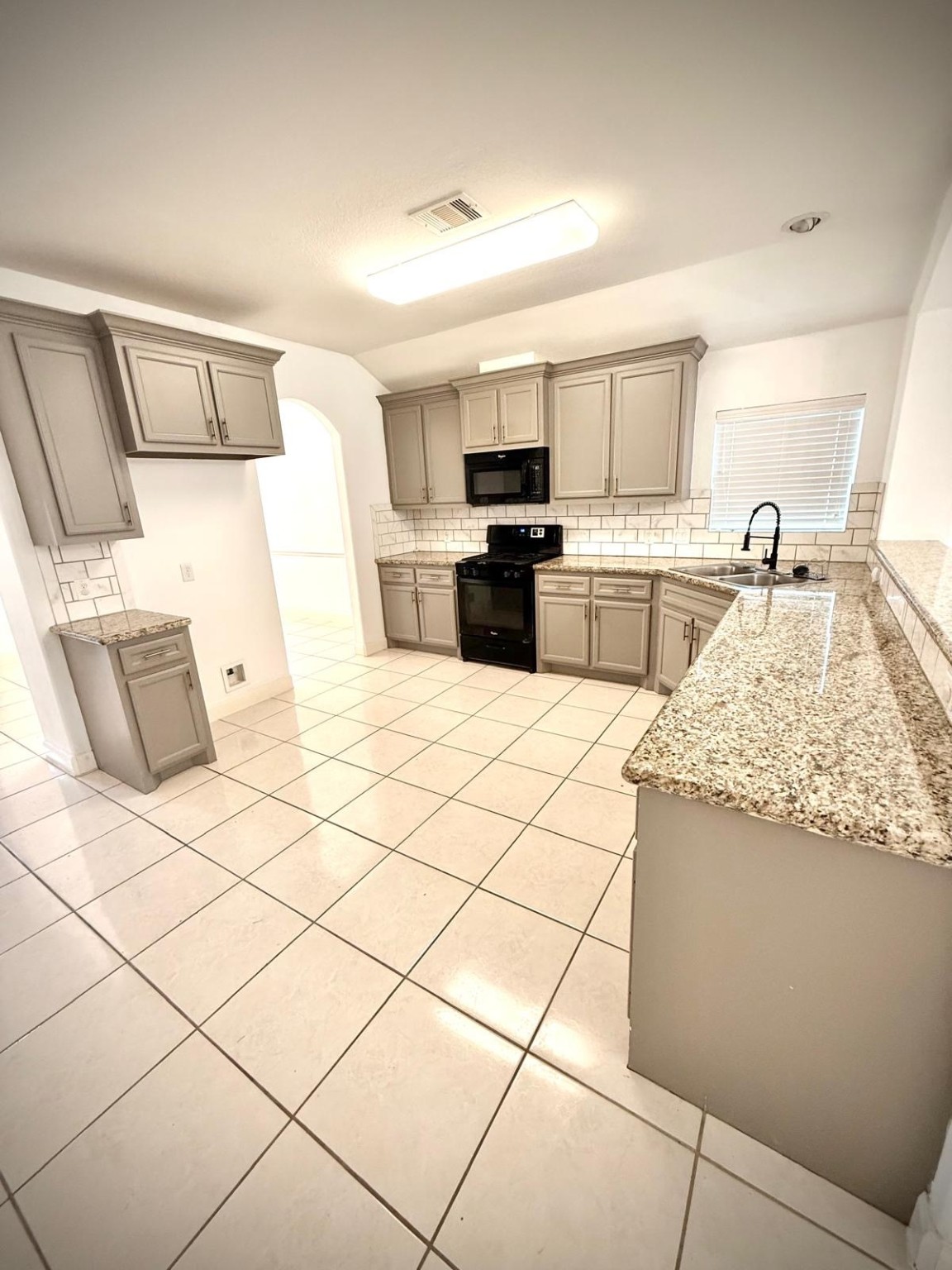 4915 Manor Stone Lane Property Photo 5