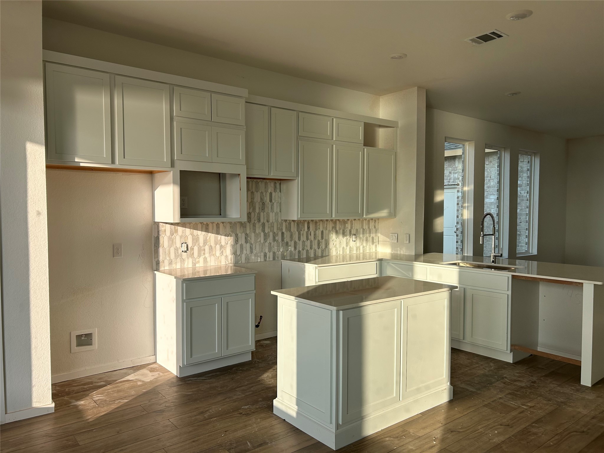 2523 Precious Coral Drive Property Photo 5