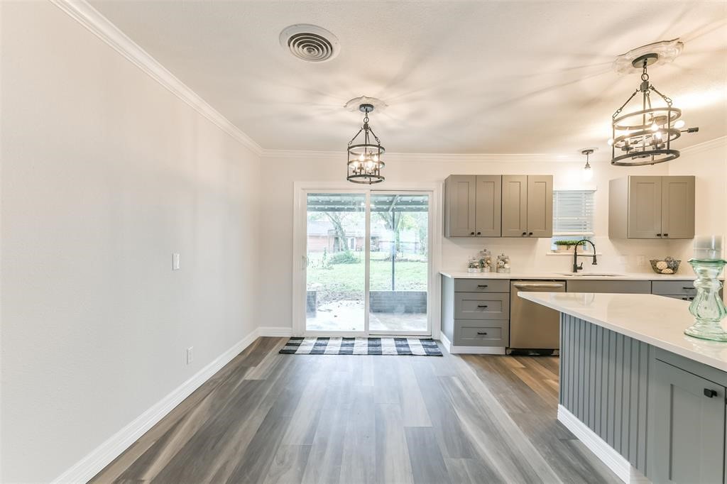 1309 W Lang Street Property Photo 6