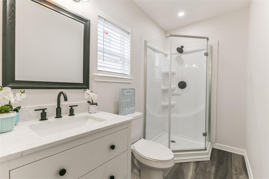 1309 W Lang Street Property Photo 9