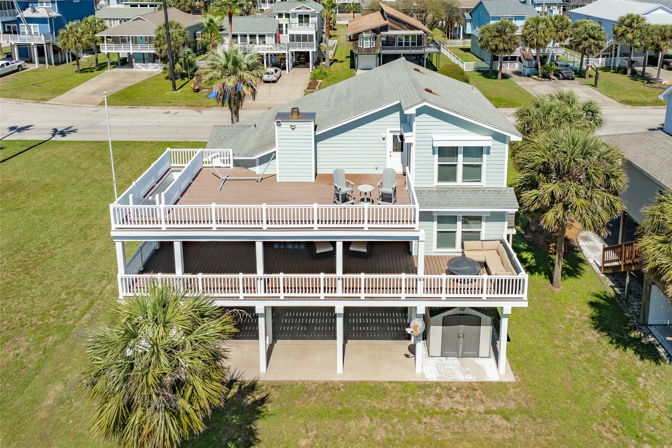 13827 Pirates Beach Boulevard Property Photo 1