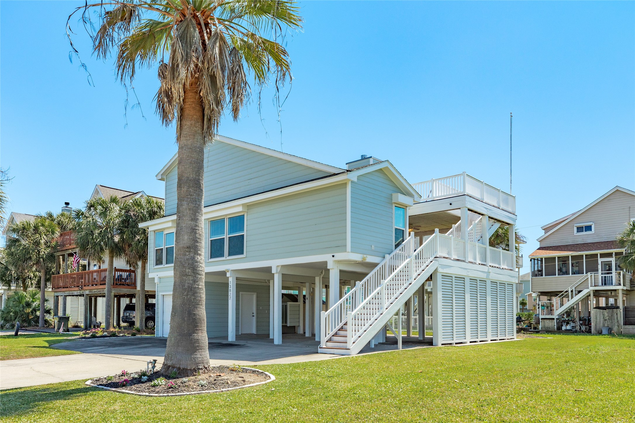 13827 Pirates Beach Boulevard Property Photo 8