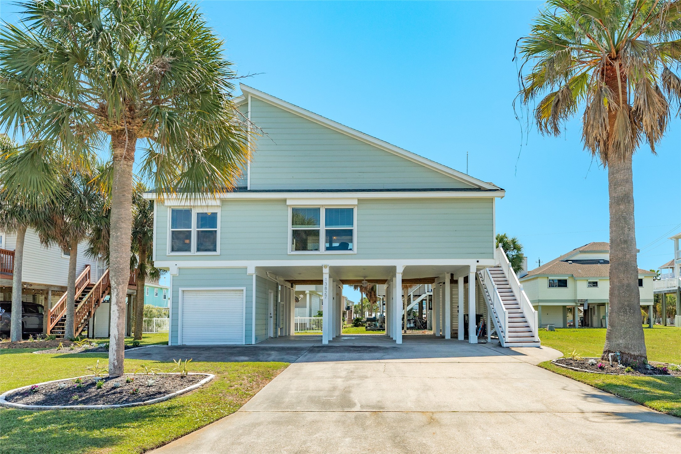 13827 Pirates Beach Boulevard Property Photo 9