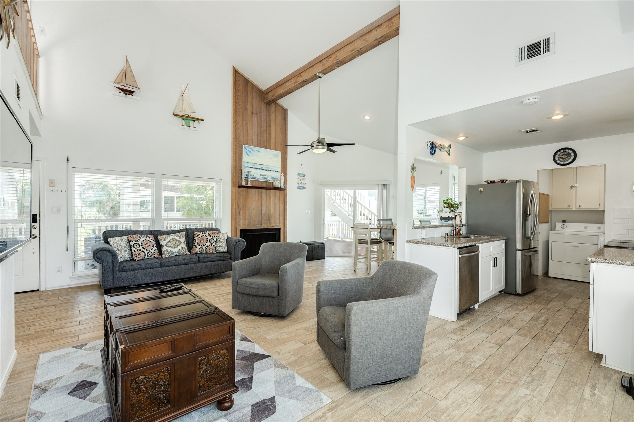 13827 Pirates Beach Boulevard Property Photo 16