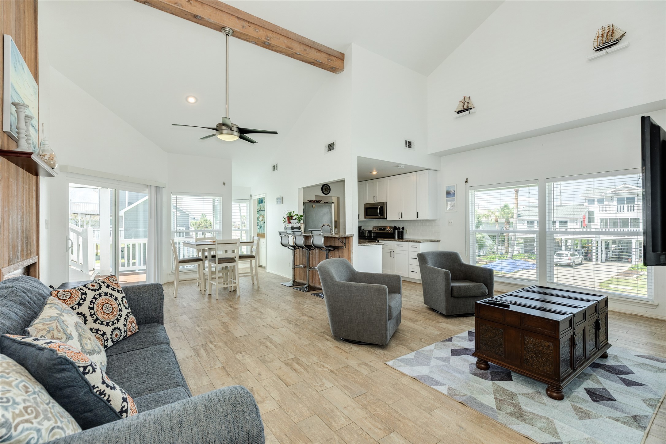 13827 Pirates Beach Boulevard Property Photo 18