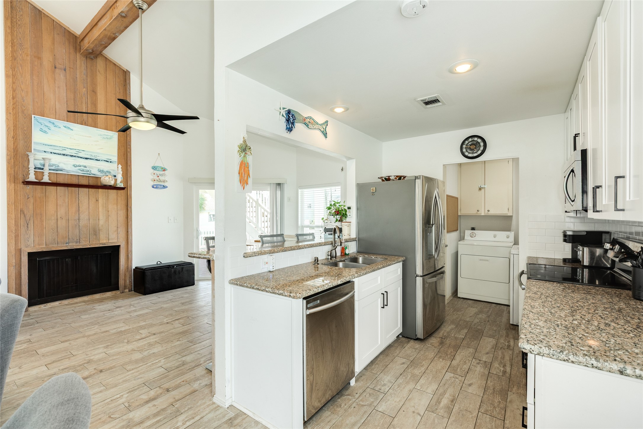 13827 Pirates Beach Boulevard Property Photo 23
