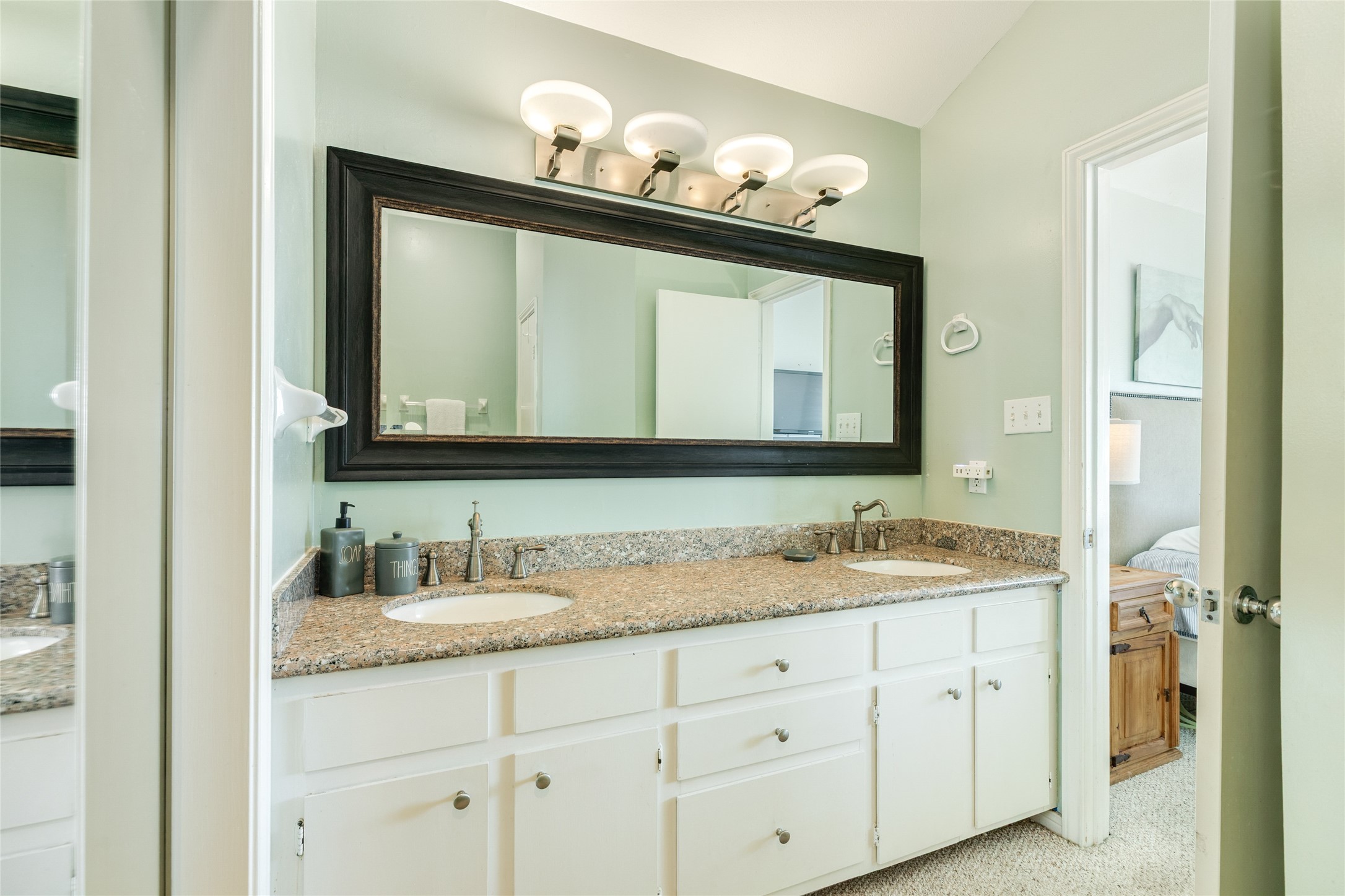 13827 Pirates Beach Boulevard Property Photo 32