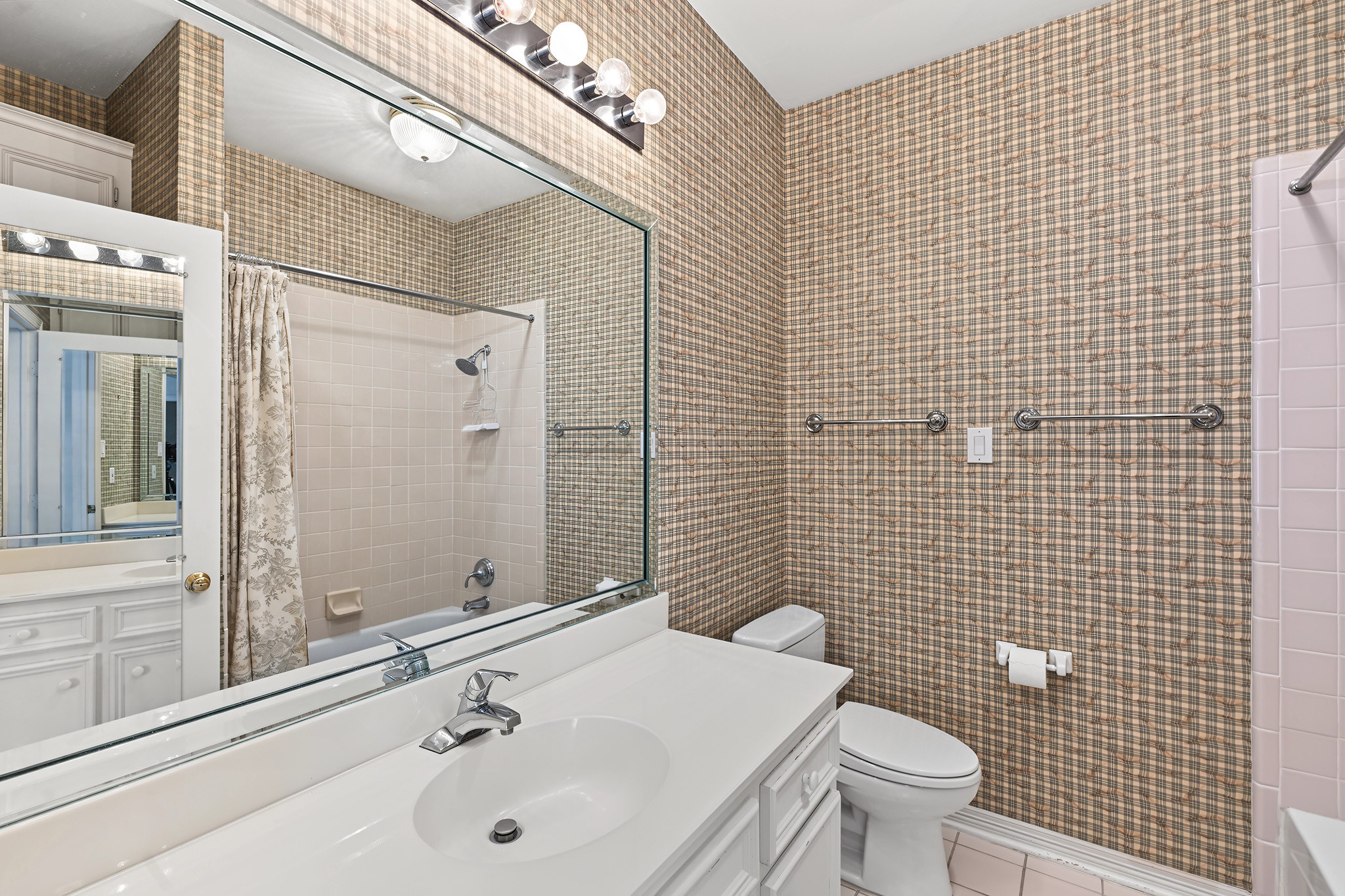 1924 South Boulevard C Property Photo 19