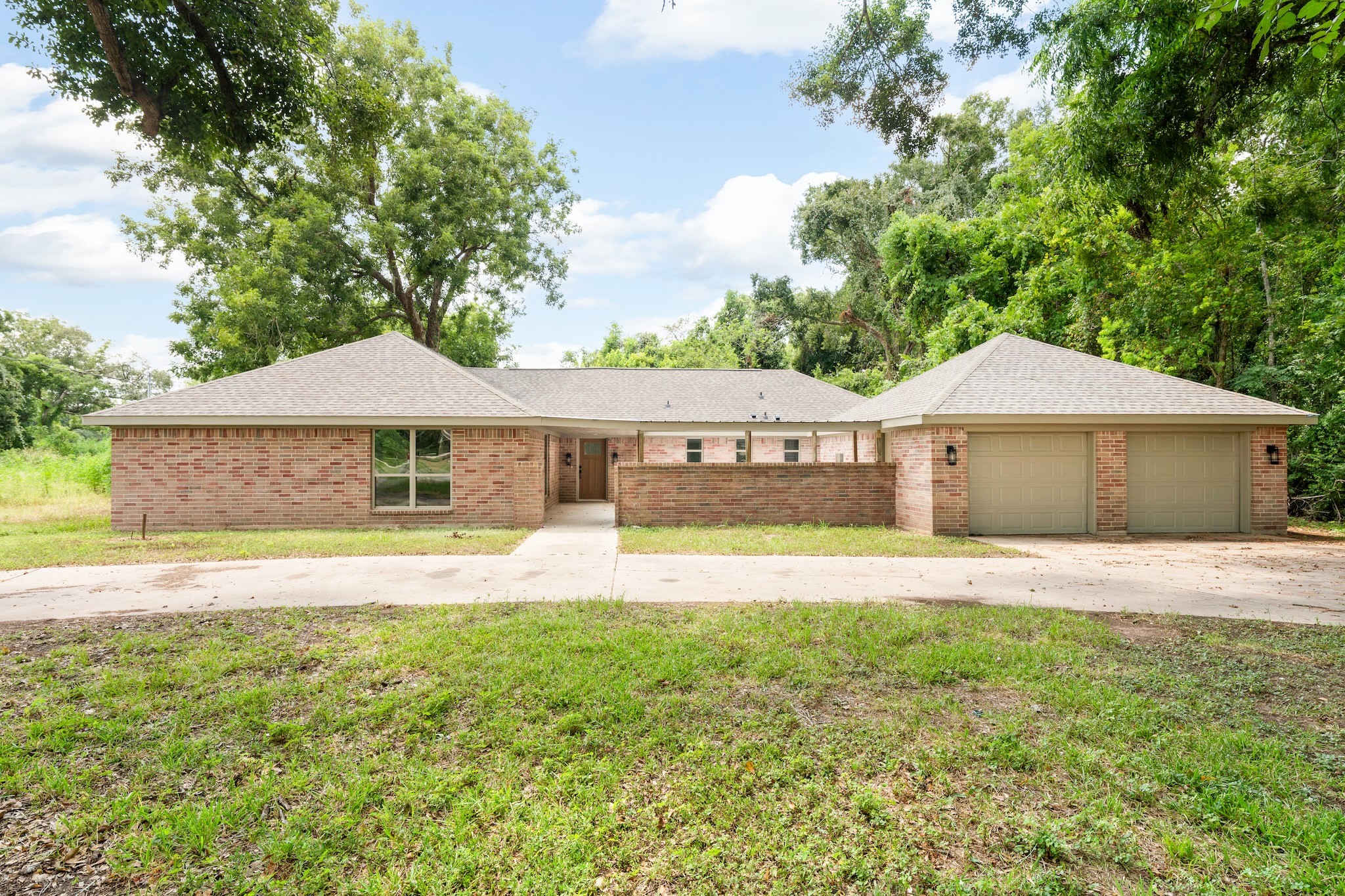 2109 County Road 353 Property Photo 2