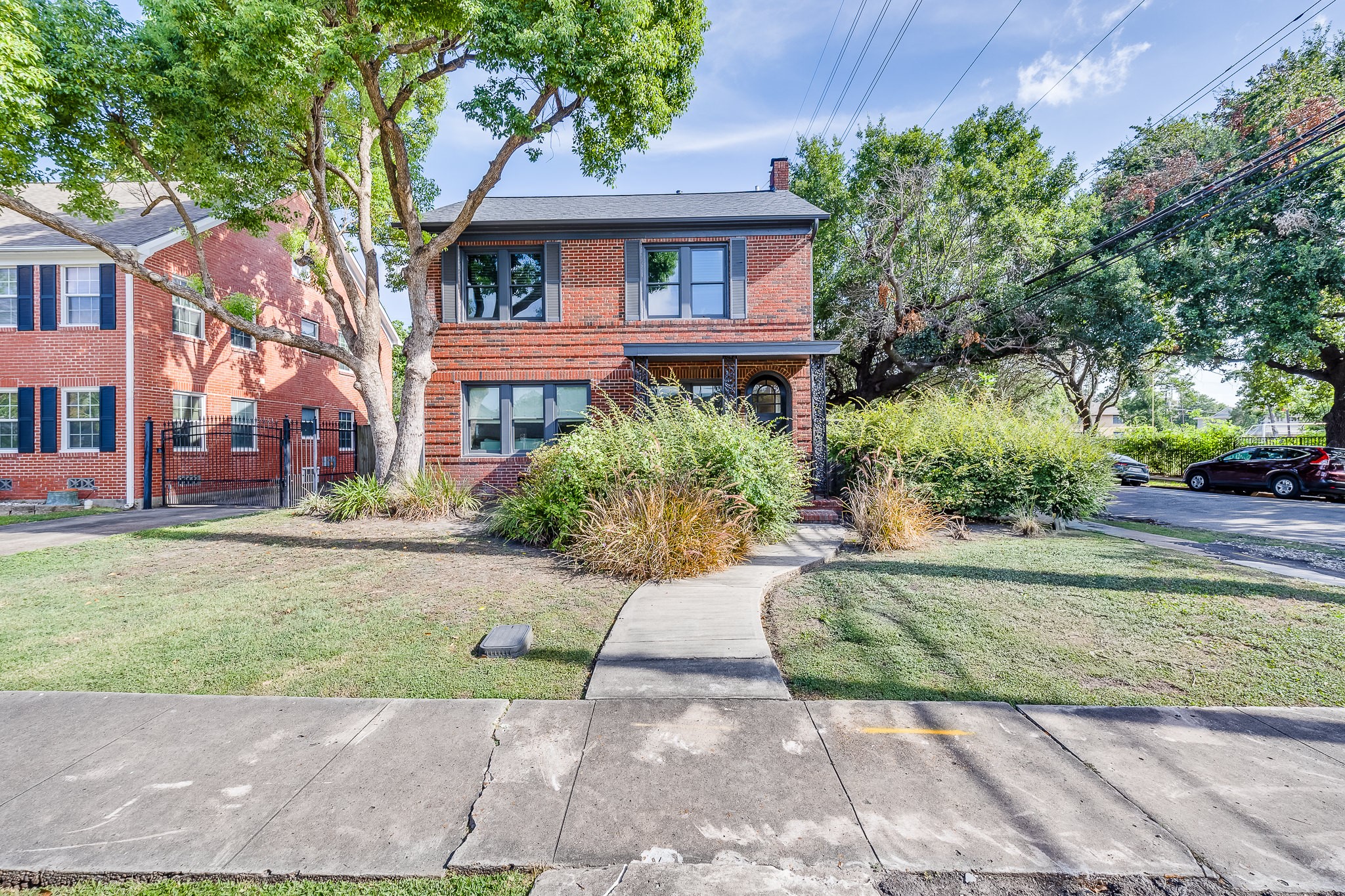 1900 Hawthorne Street Property Photo 1