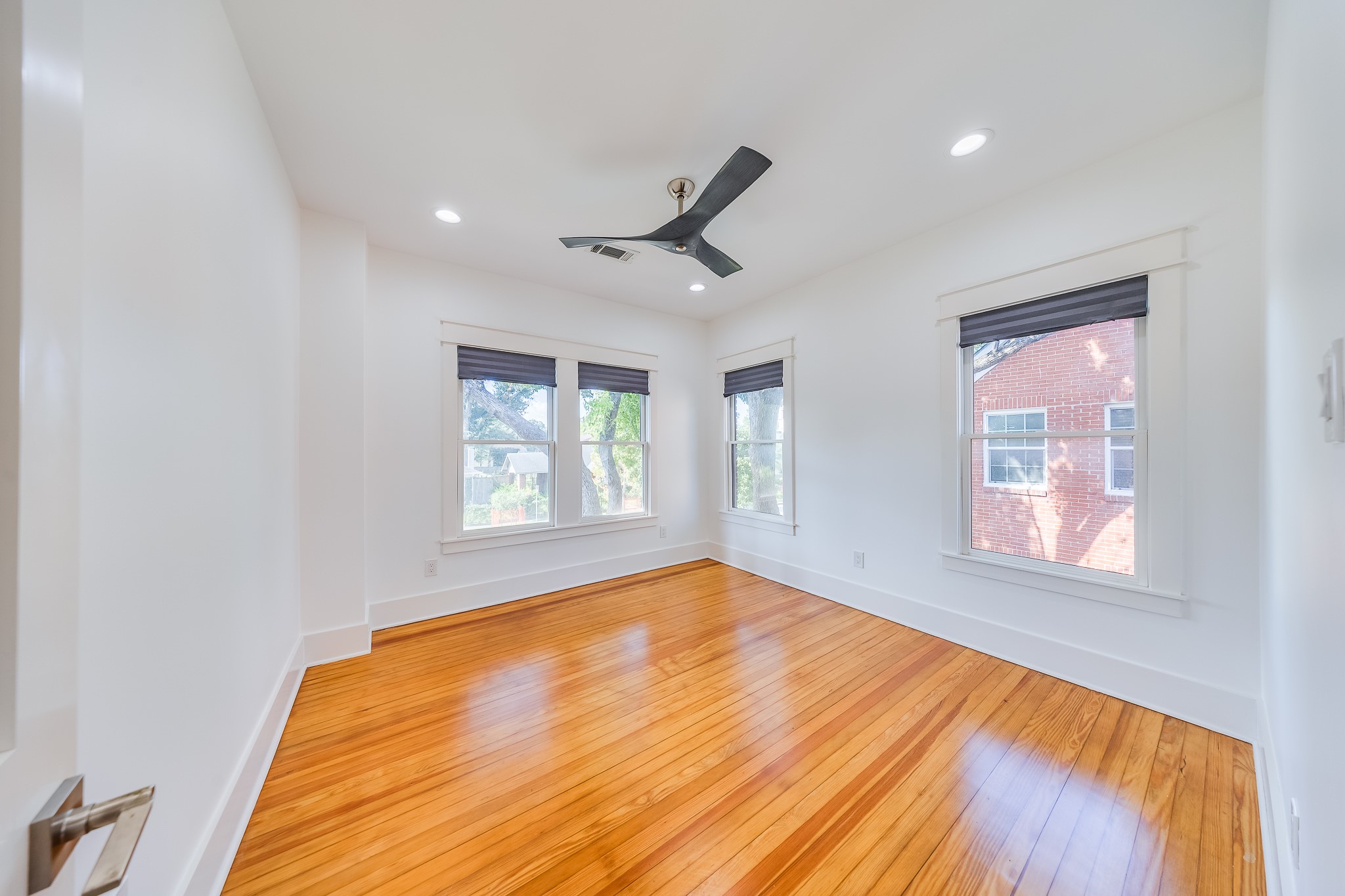 1900 Hawthorne Street Property Photo 22