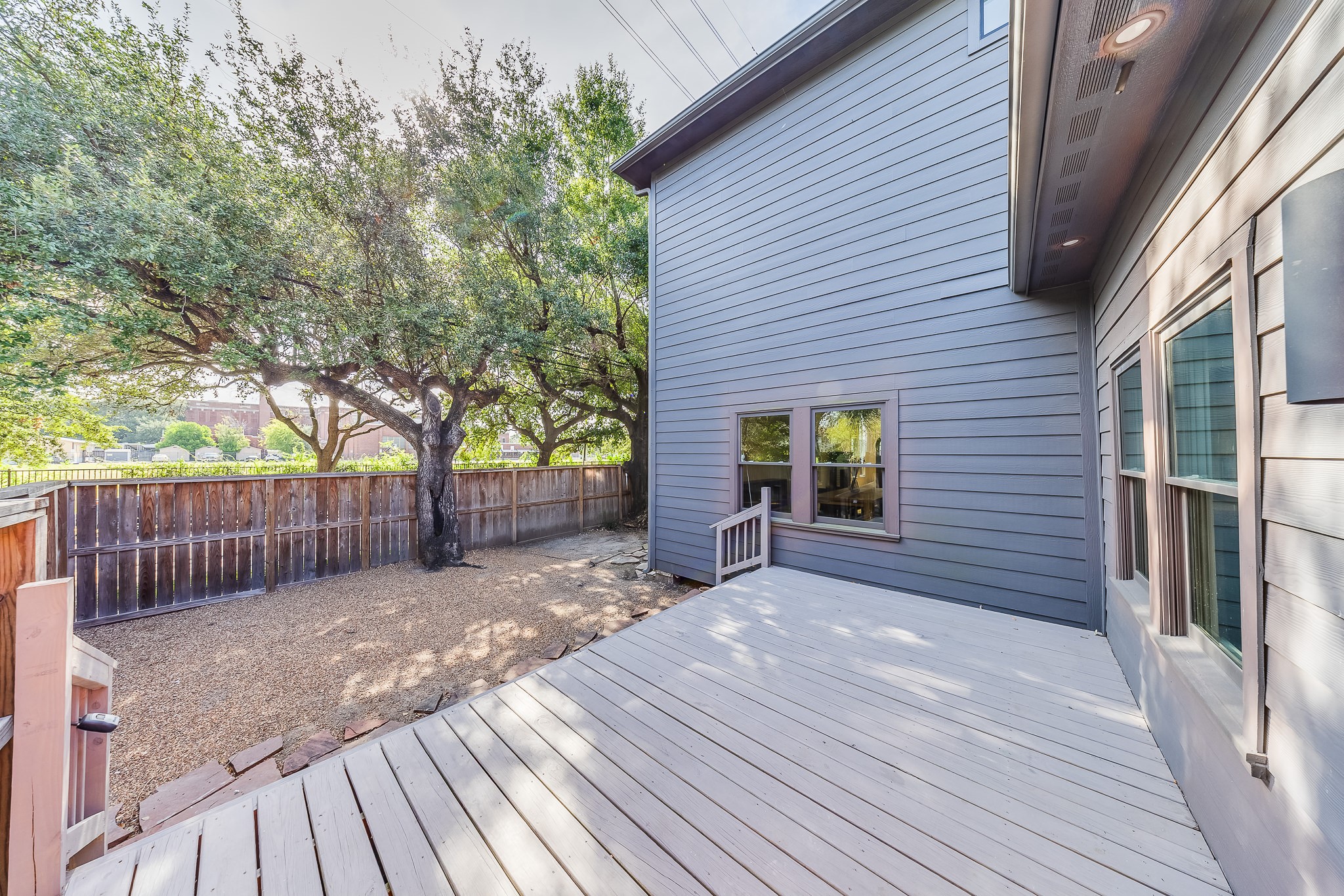 1900 Hawthorne Street Property Photo 26