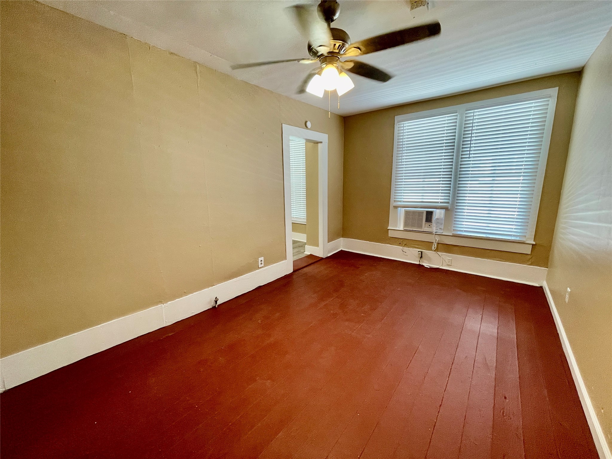 1814 Avenue M 1/2 1 Property Photo 6