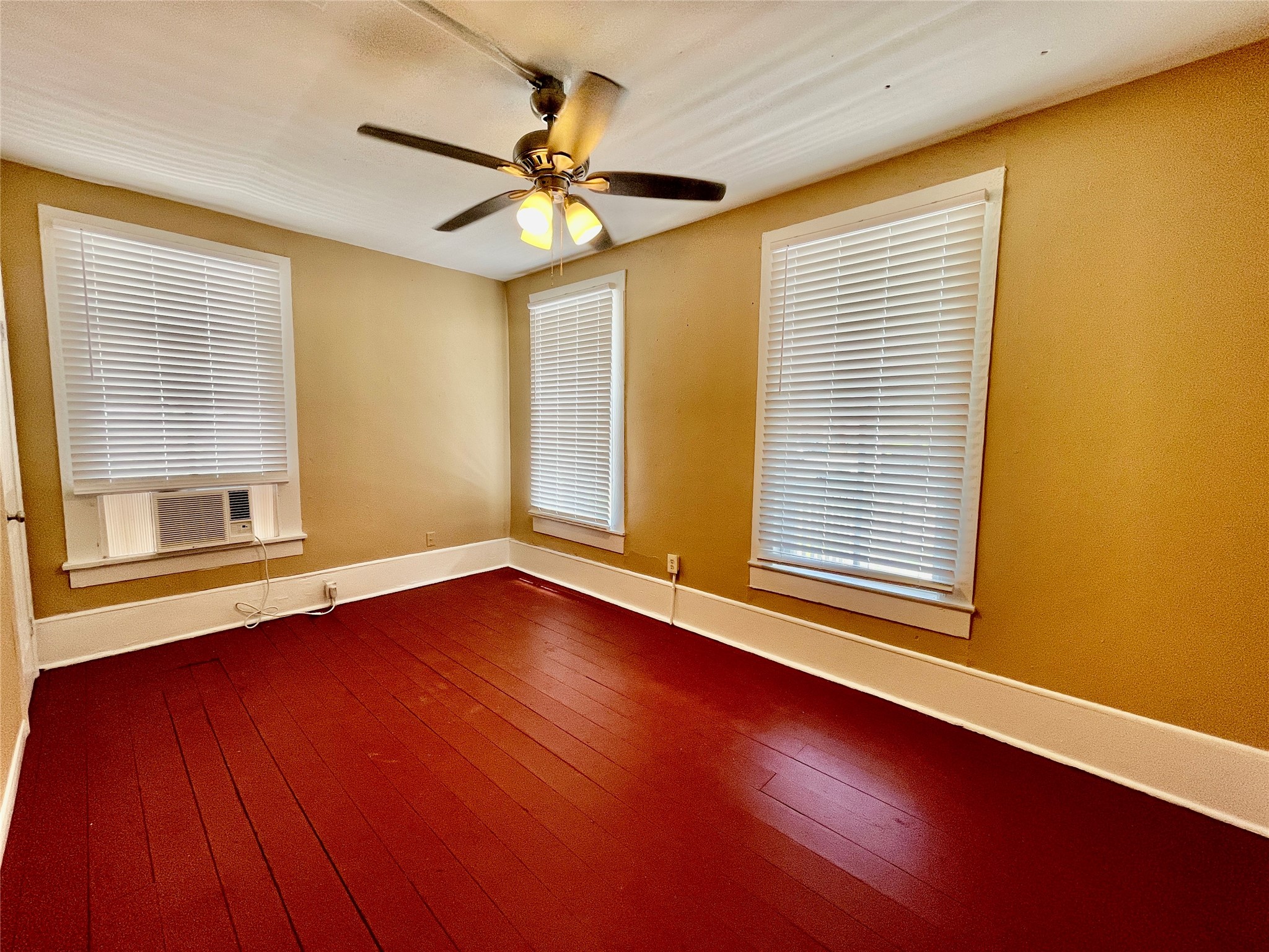 1814 Avenue M 1/2 1 Property Photo 7