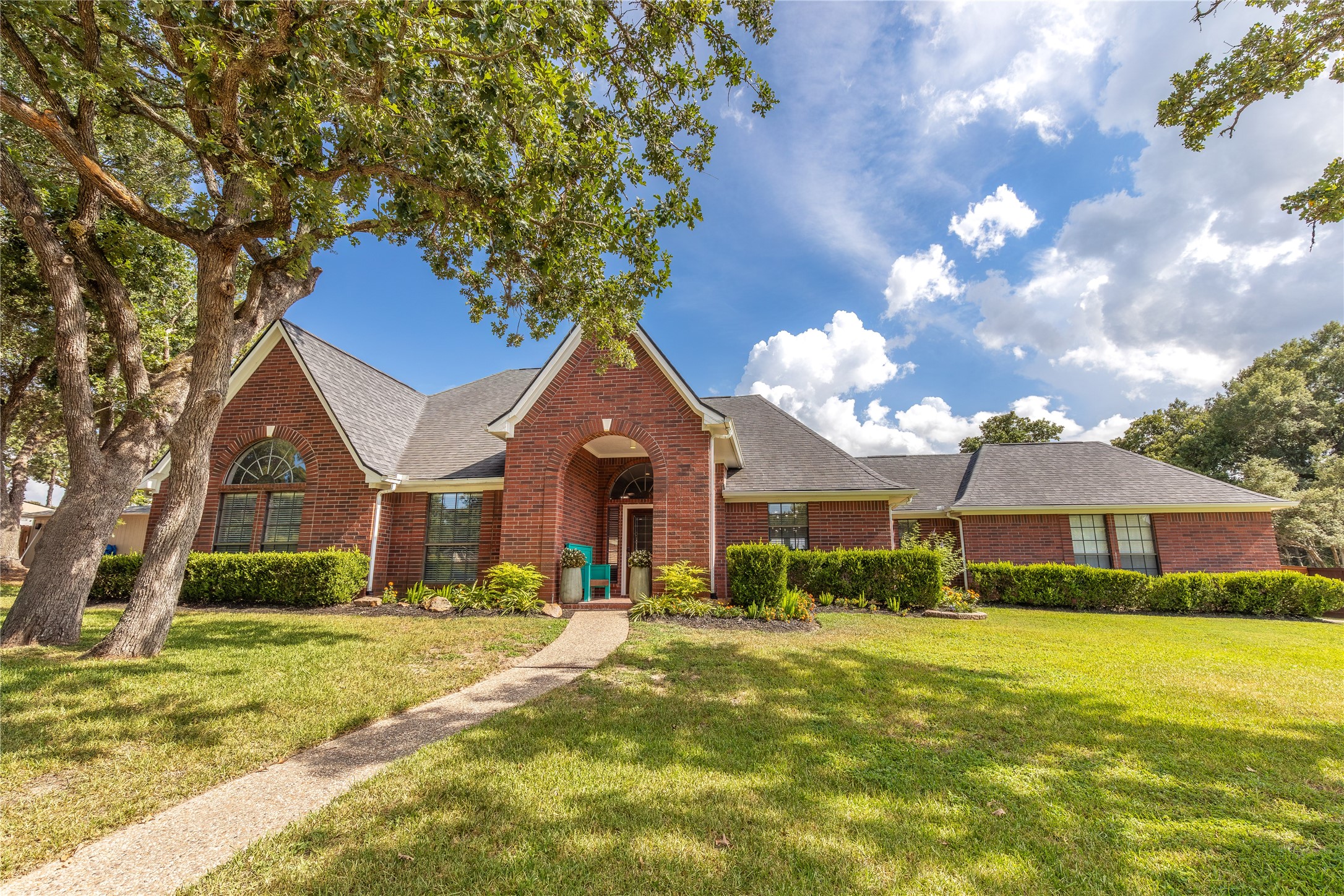 227 Briarwood Drive Property Photo 1