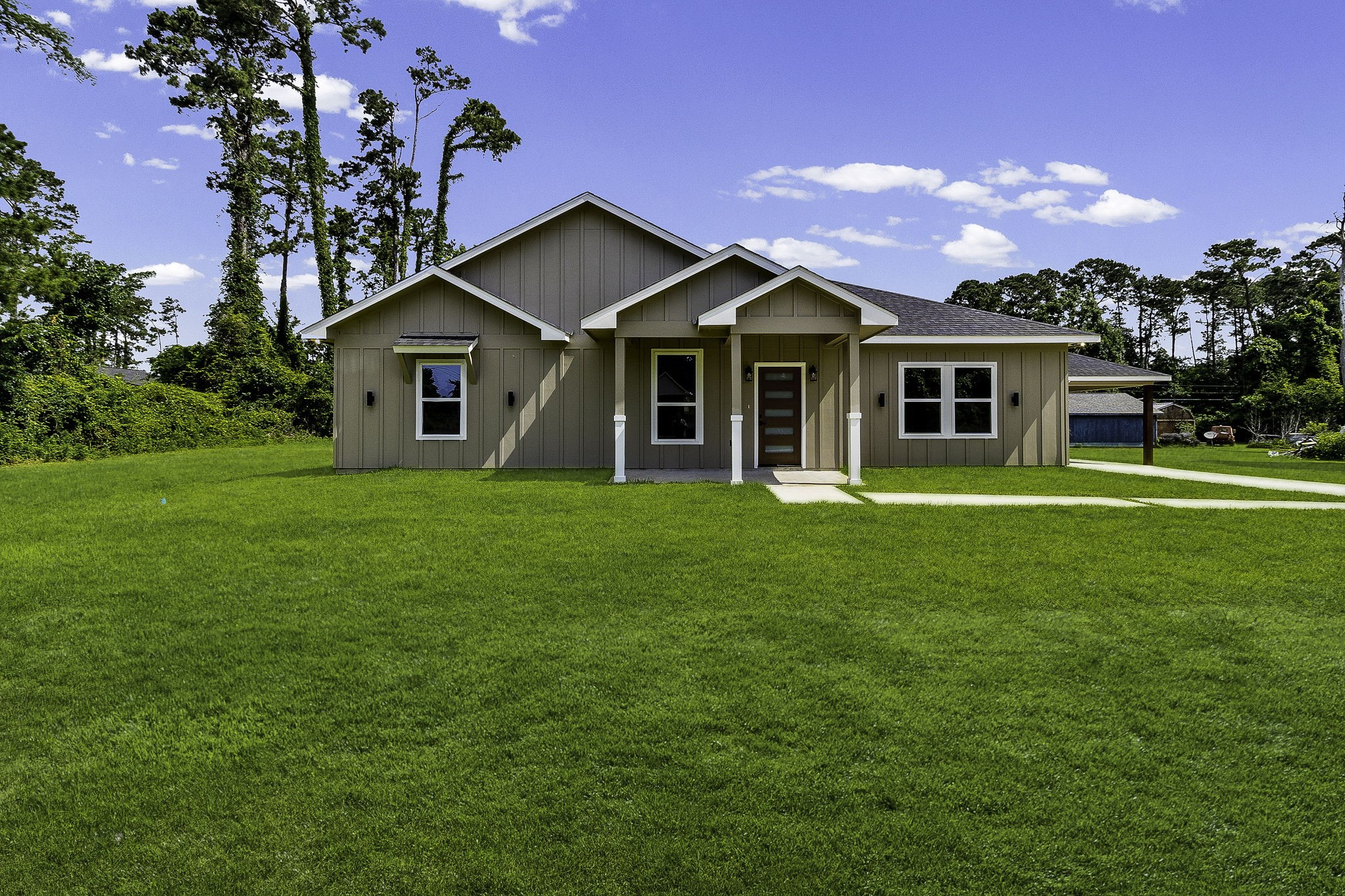275 Hereford Property Photo 1