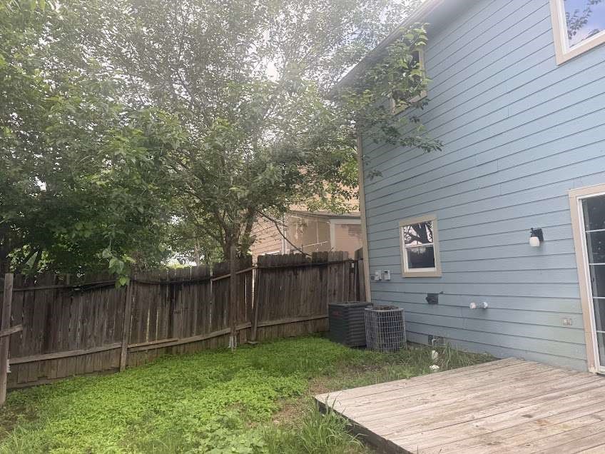1675 Hugh Road B Property Photo 12