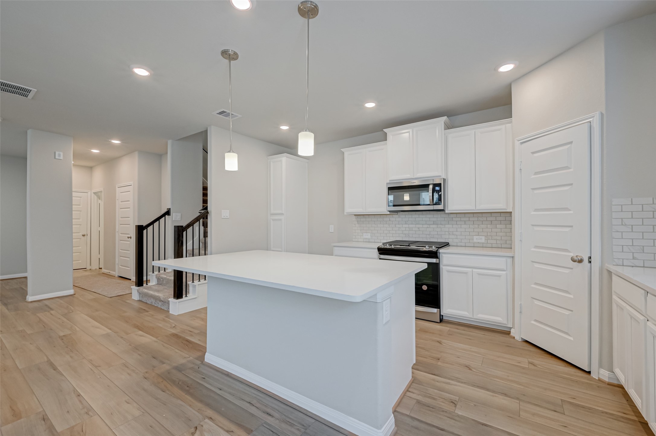 1526 Lakeline Oak Drive Property Photo 8
