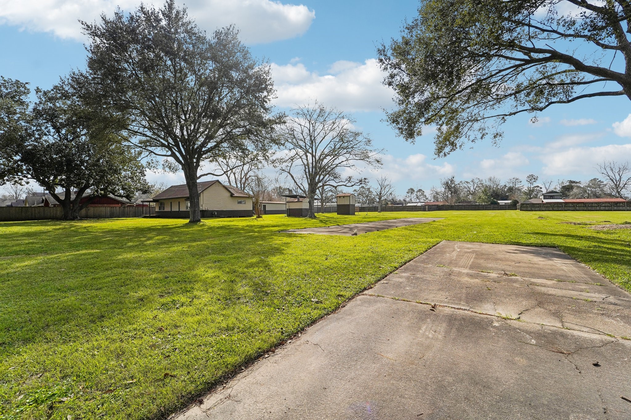 5230 Pine Avenue Property Photo 1