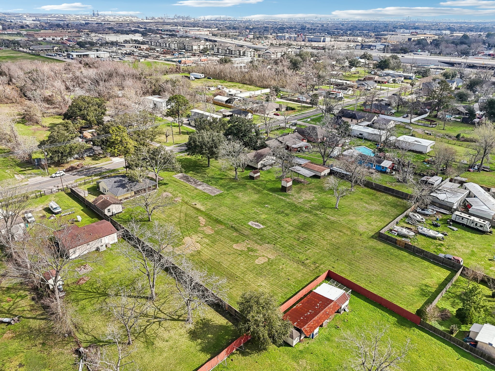 5230 Pine Avenue Property Photo 4