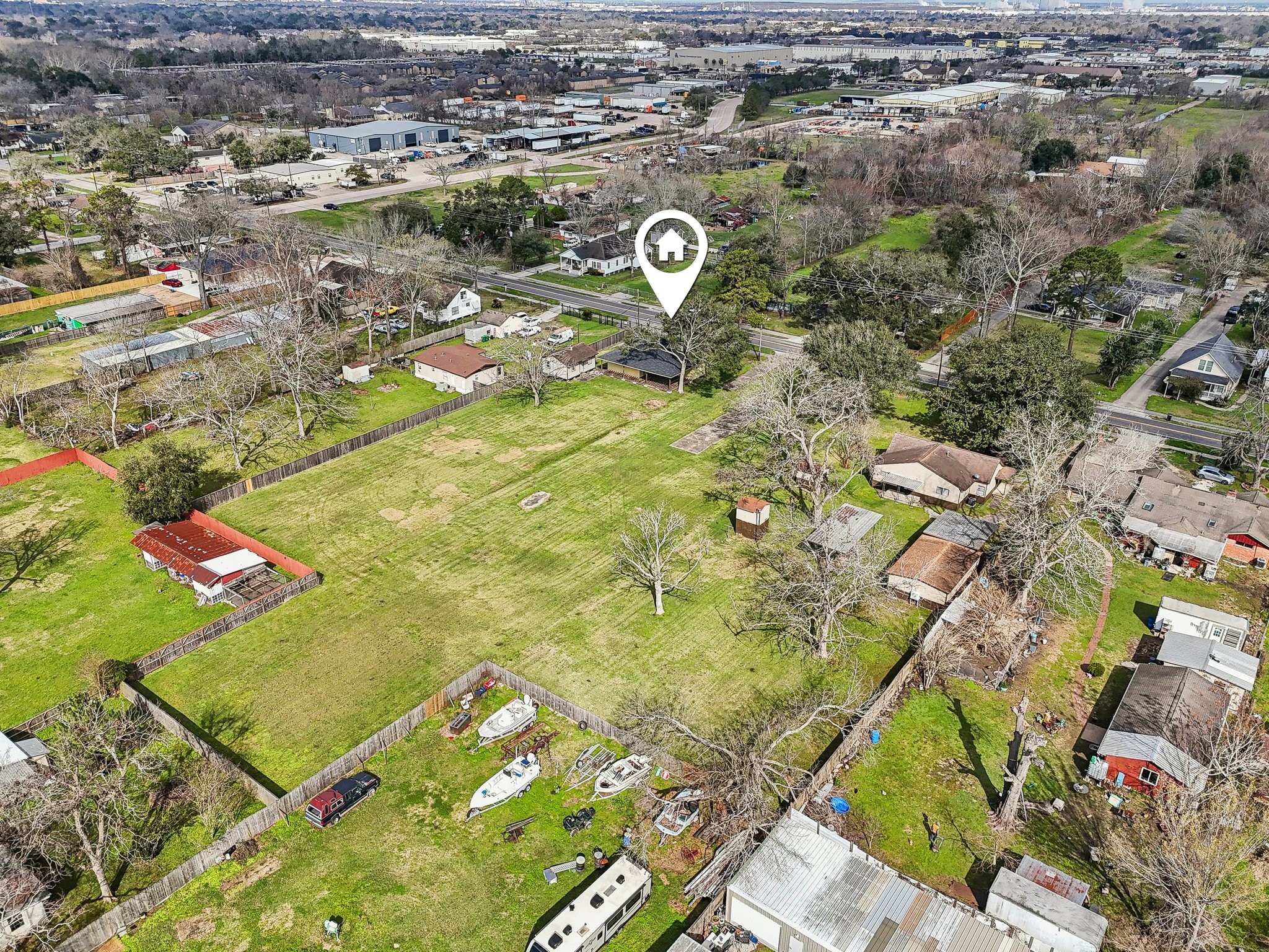 5230 Pine Avenue Property Photo 6