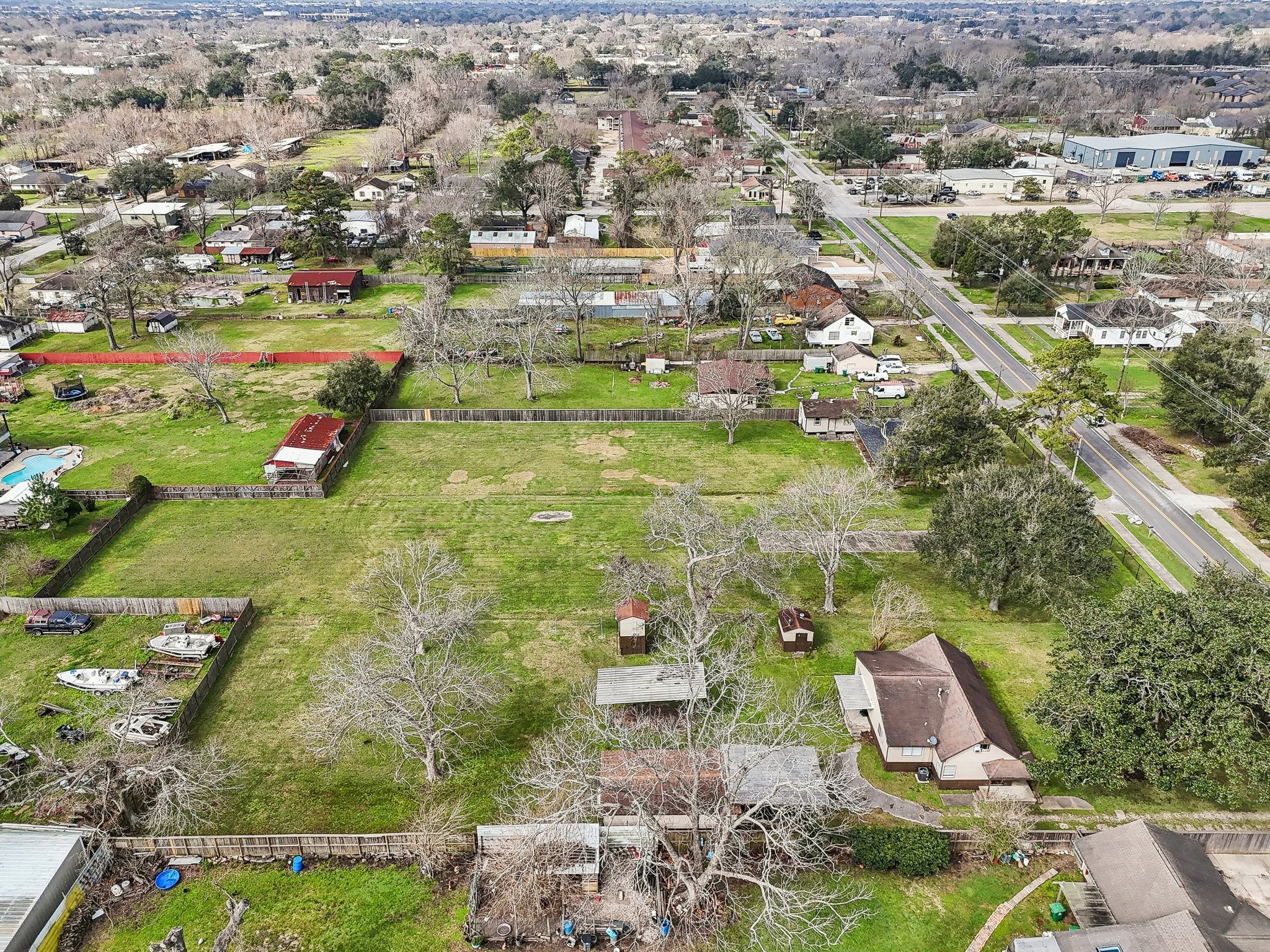 5230 Pine Avenue Property Photo 7
