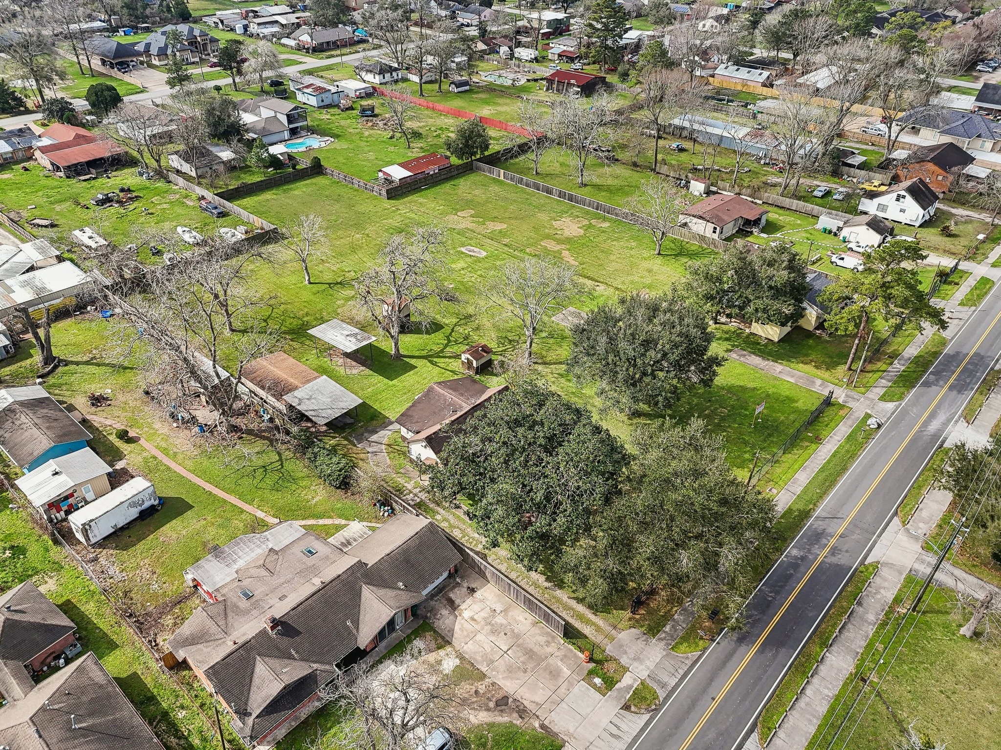 5230 Pine Avenue Property Photo 8