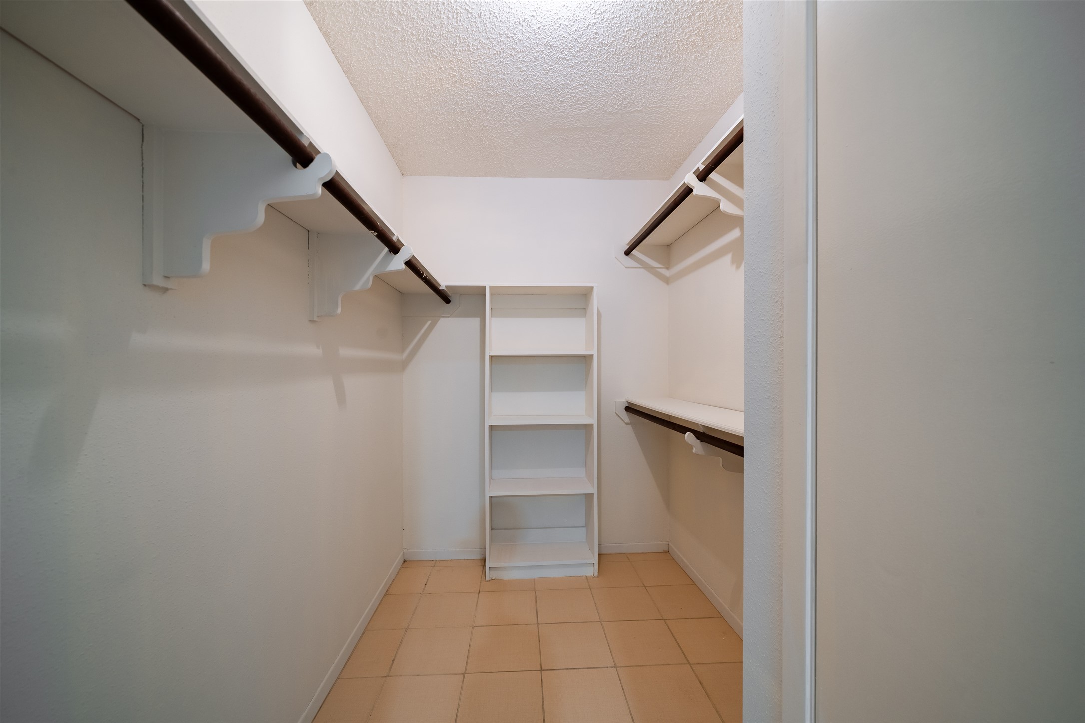 6122 Havendale Drive Property Photo 18