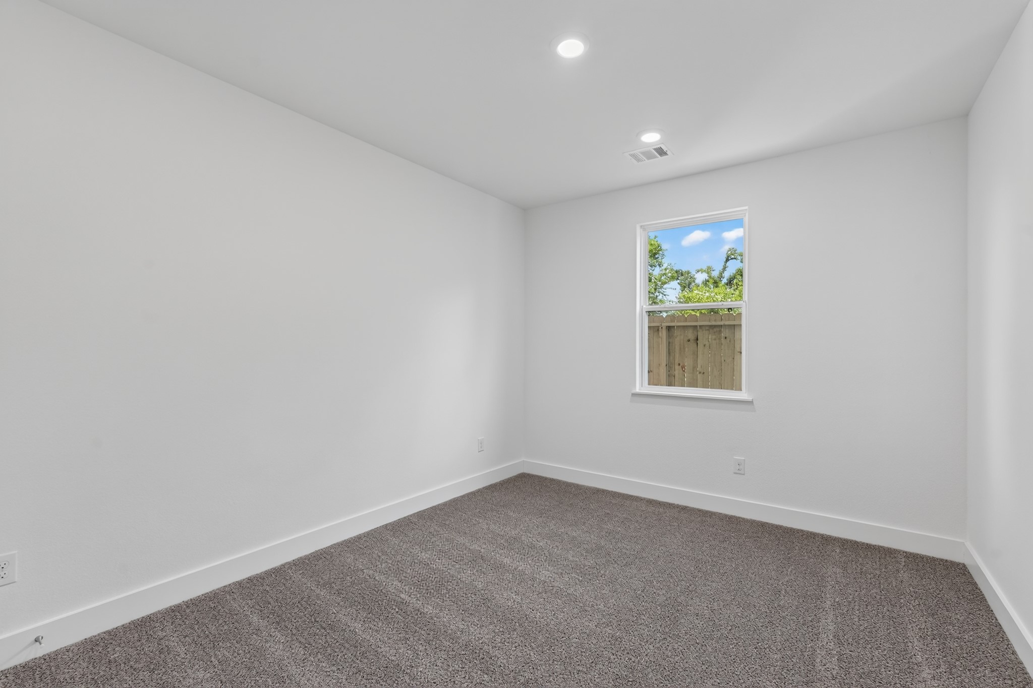 6061 De Soto Street Property Photo 6