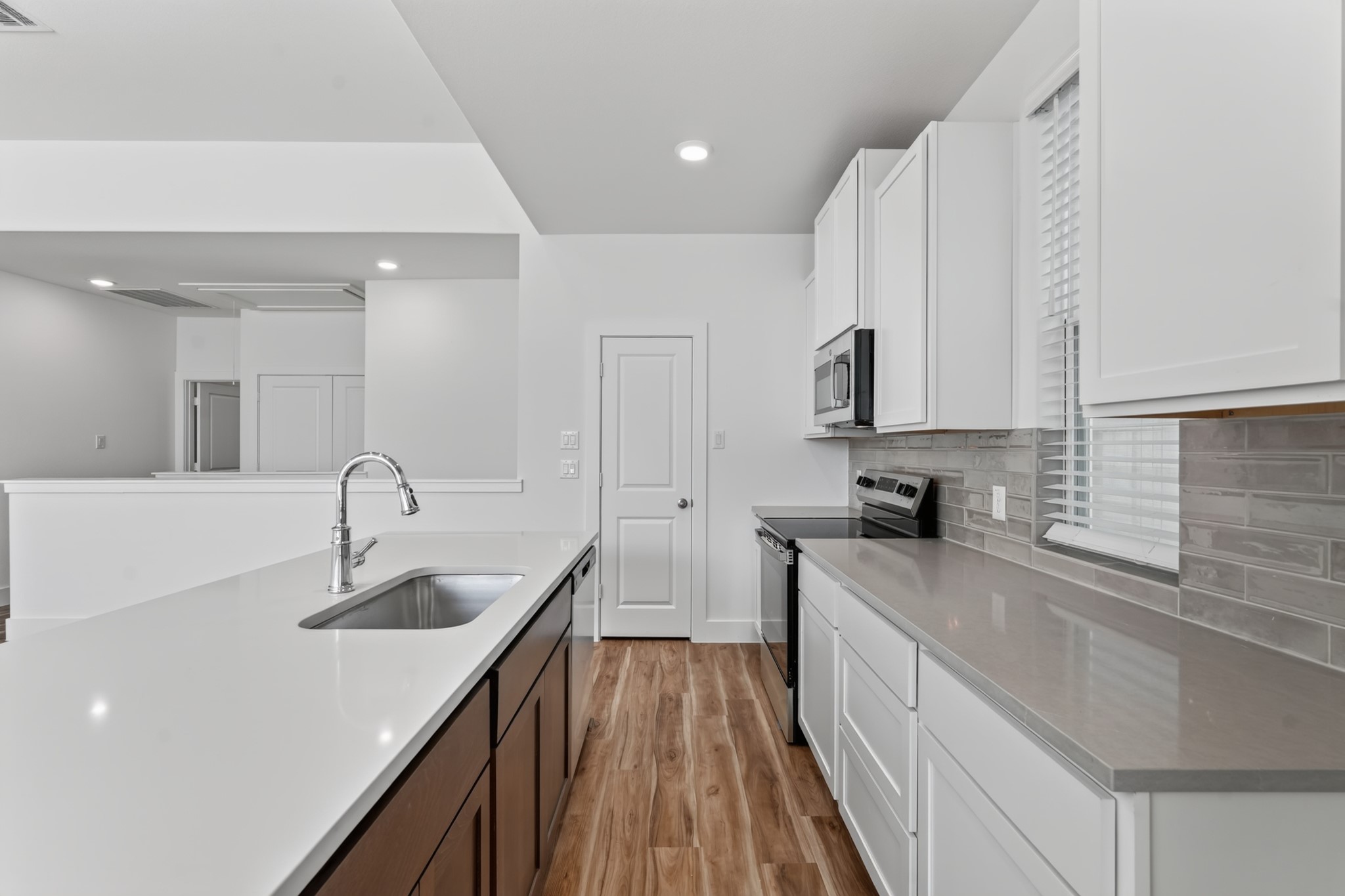 6061 De Soto Street Property Photo 17