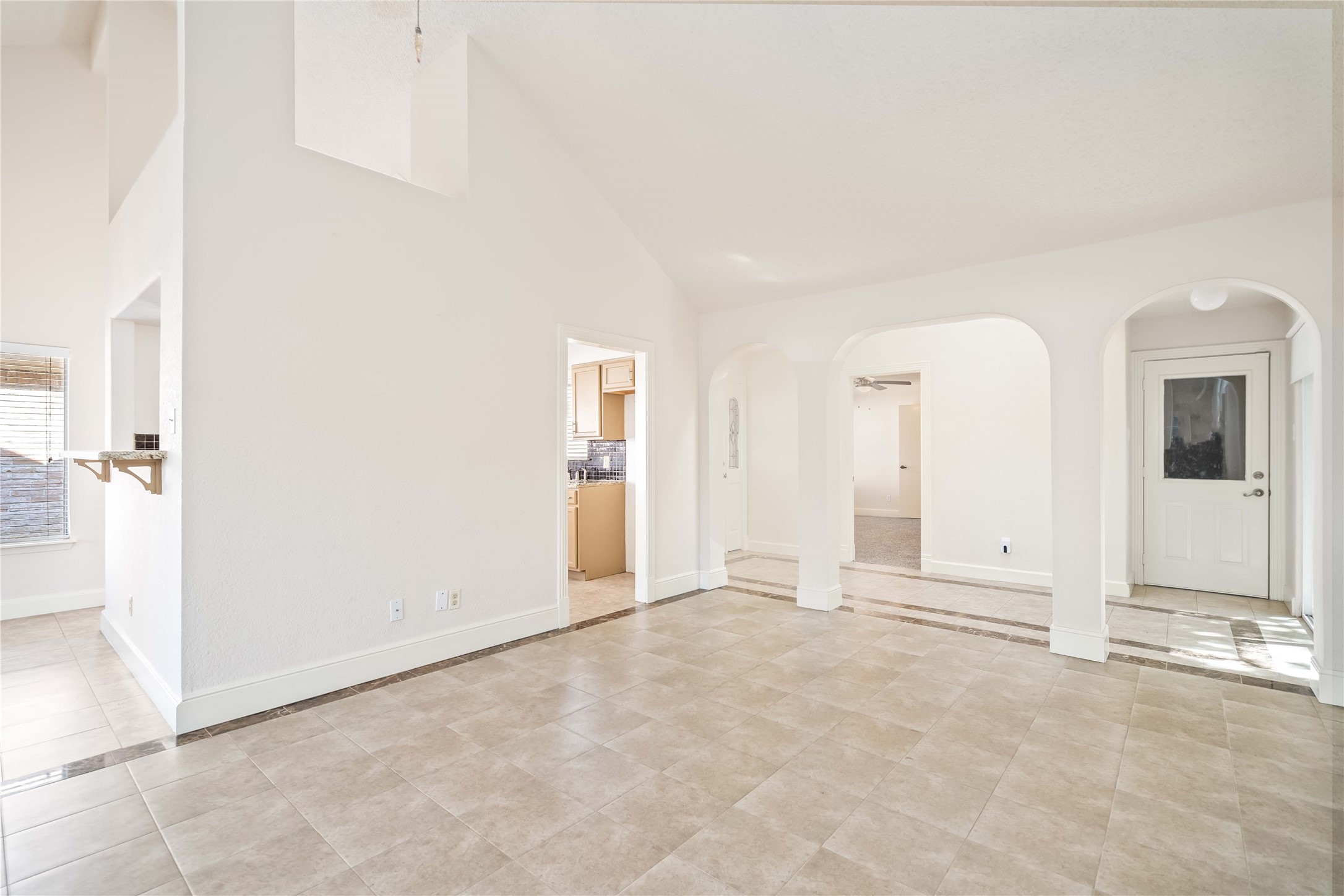16054 Hidden Acres Drive Property Photo 3