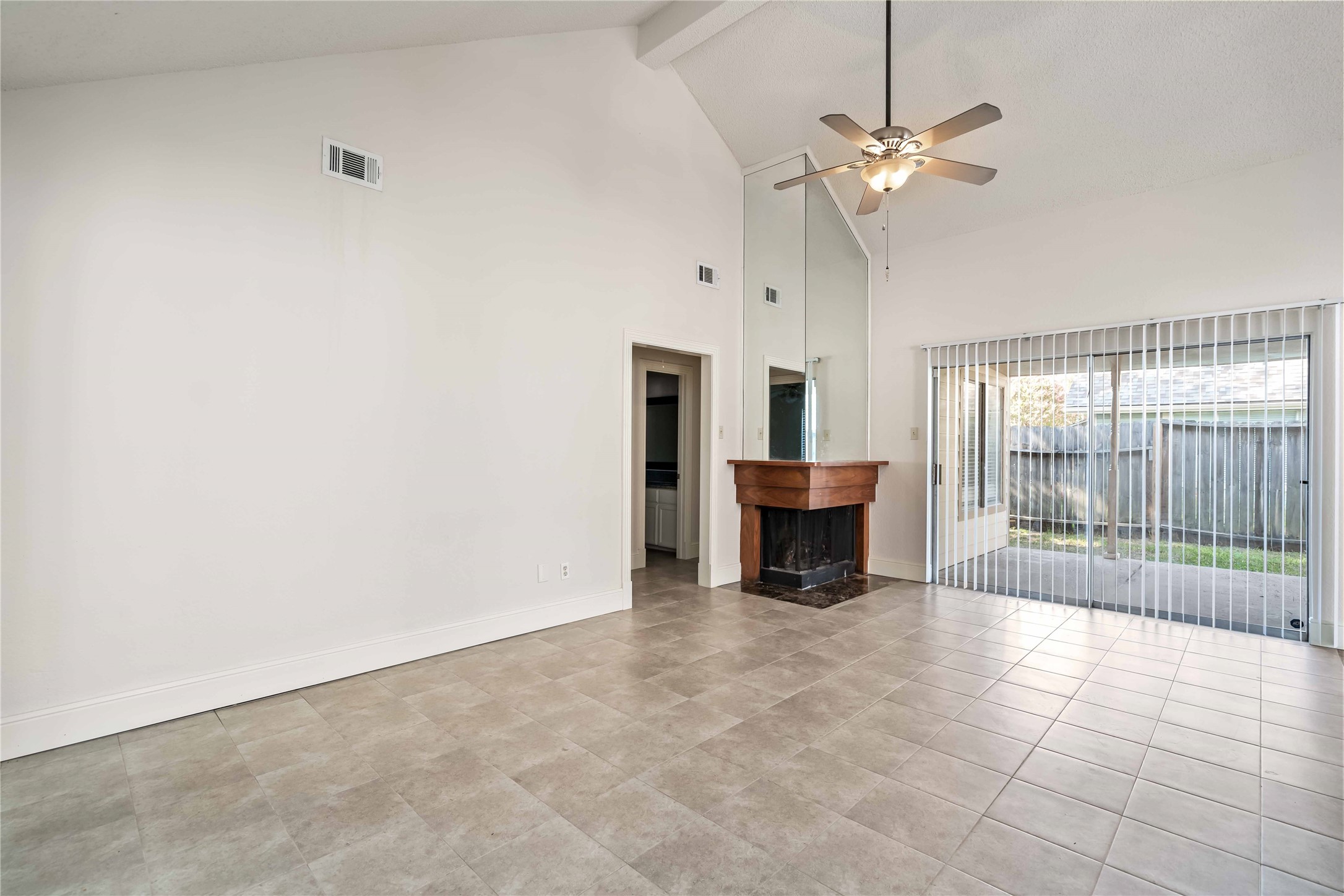 16054 Hidden Acres Drive Property Photo 12